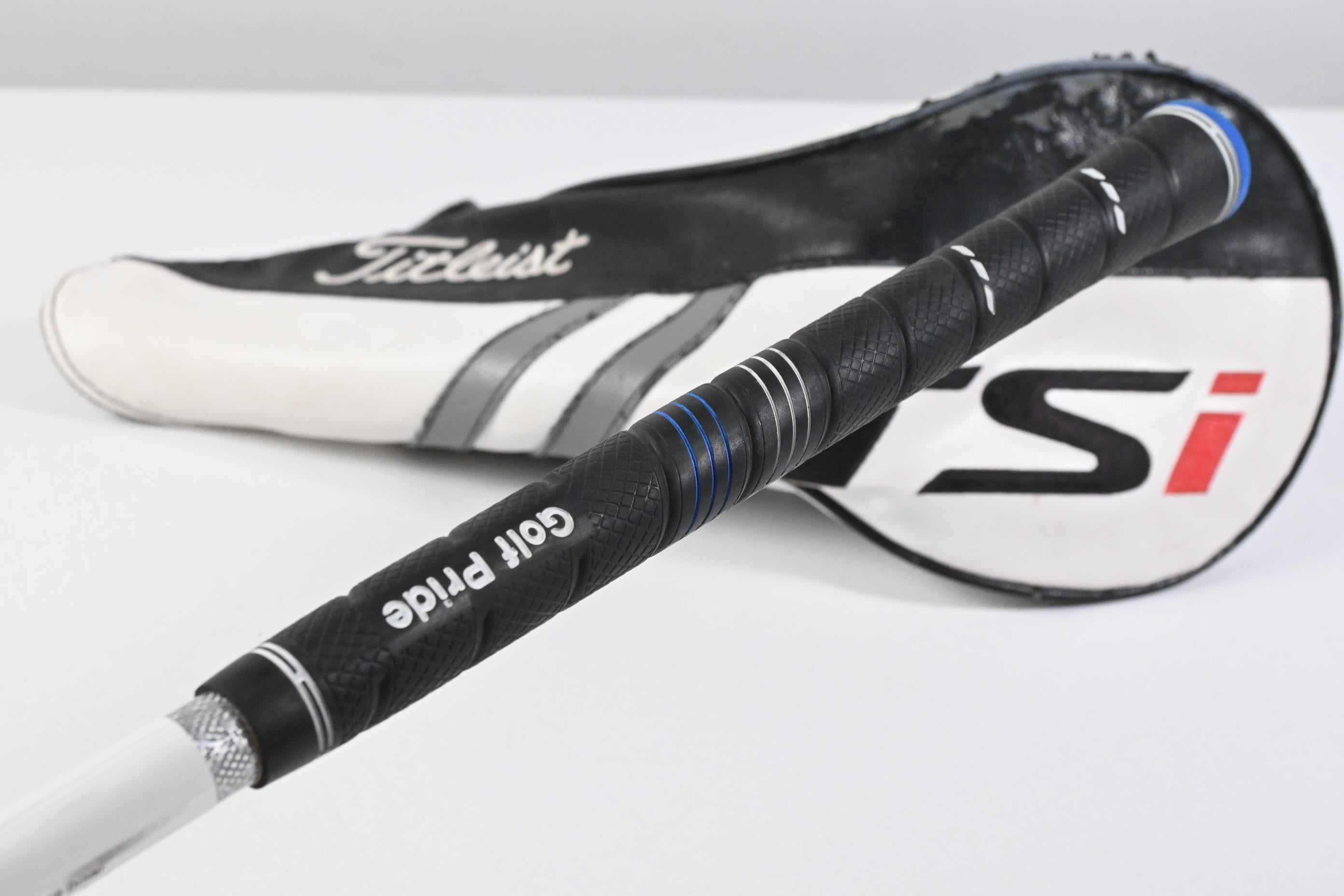 Titleist TSi2 Driver / 10 Degree / Regular Flex Tensei AV Blue 55 Shaft