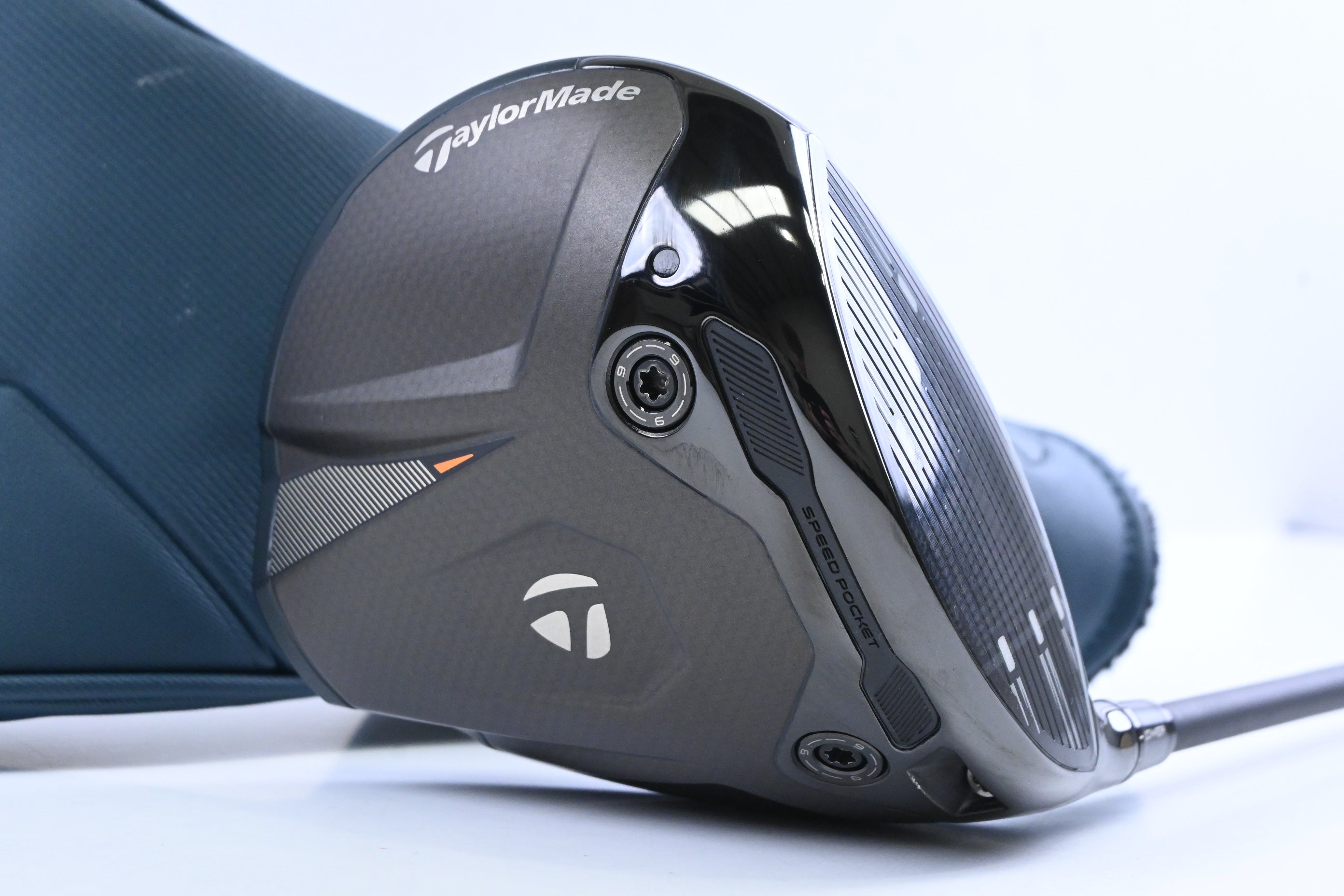 Taylormade Qi4D Driver / 9 Degree / Stiff Flex Taylormade Reax 50 Shaft