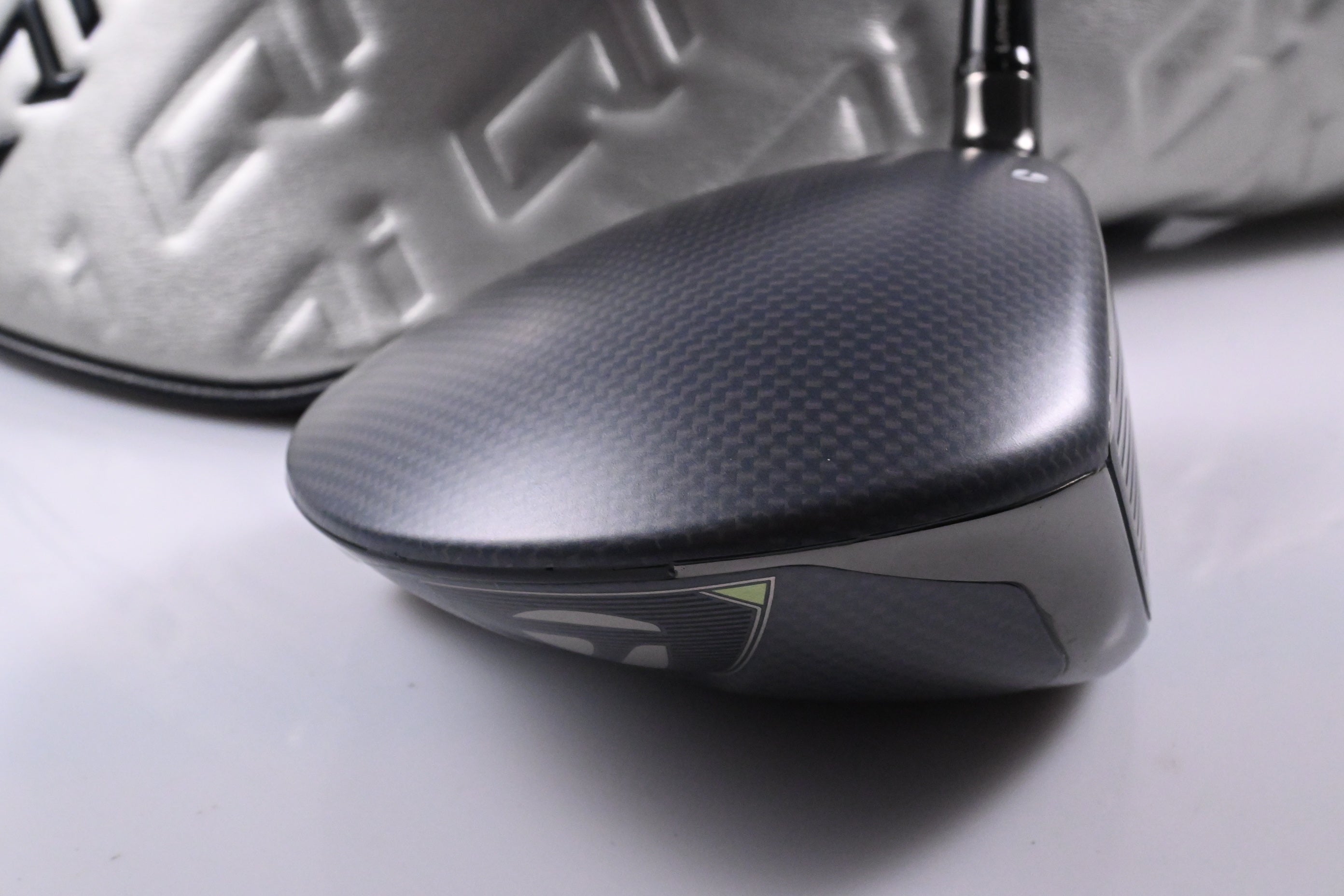 Taylormade Qi35 LS Driver / 9 Degree / X-Flex Kai'li White 60 Shaft