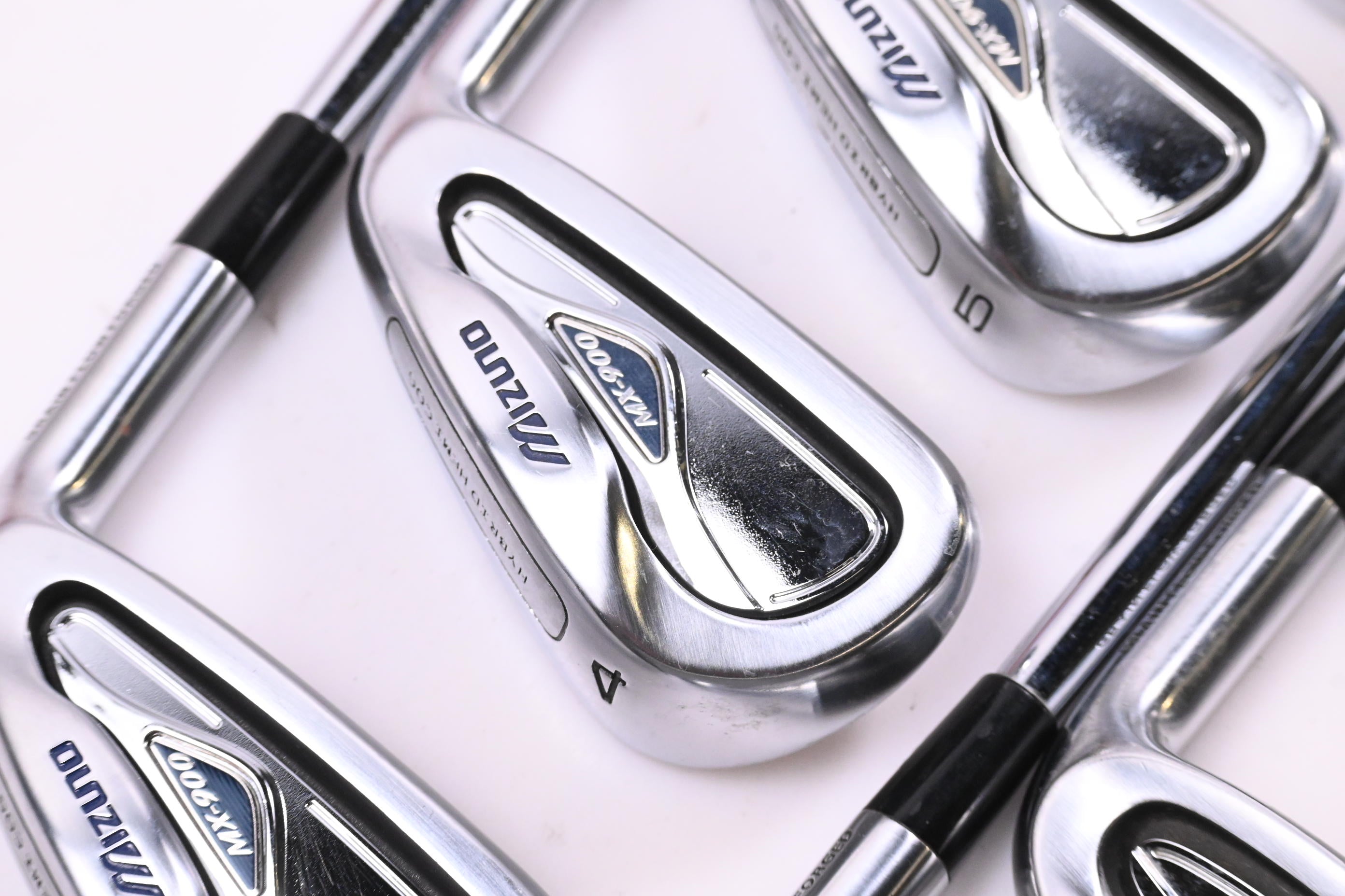 Mizuno MX-900 Irons / 3-PW / Regular Flex Dynamic Gold Lite R300 Shafts