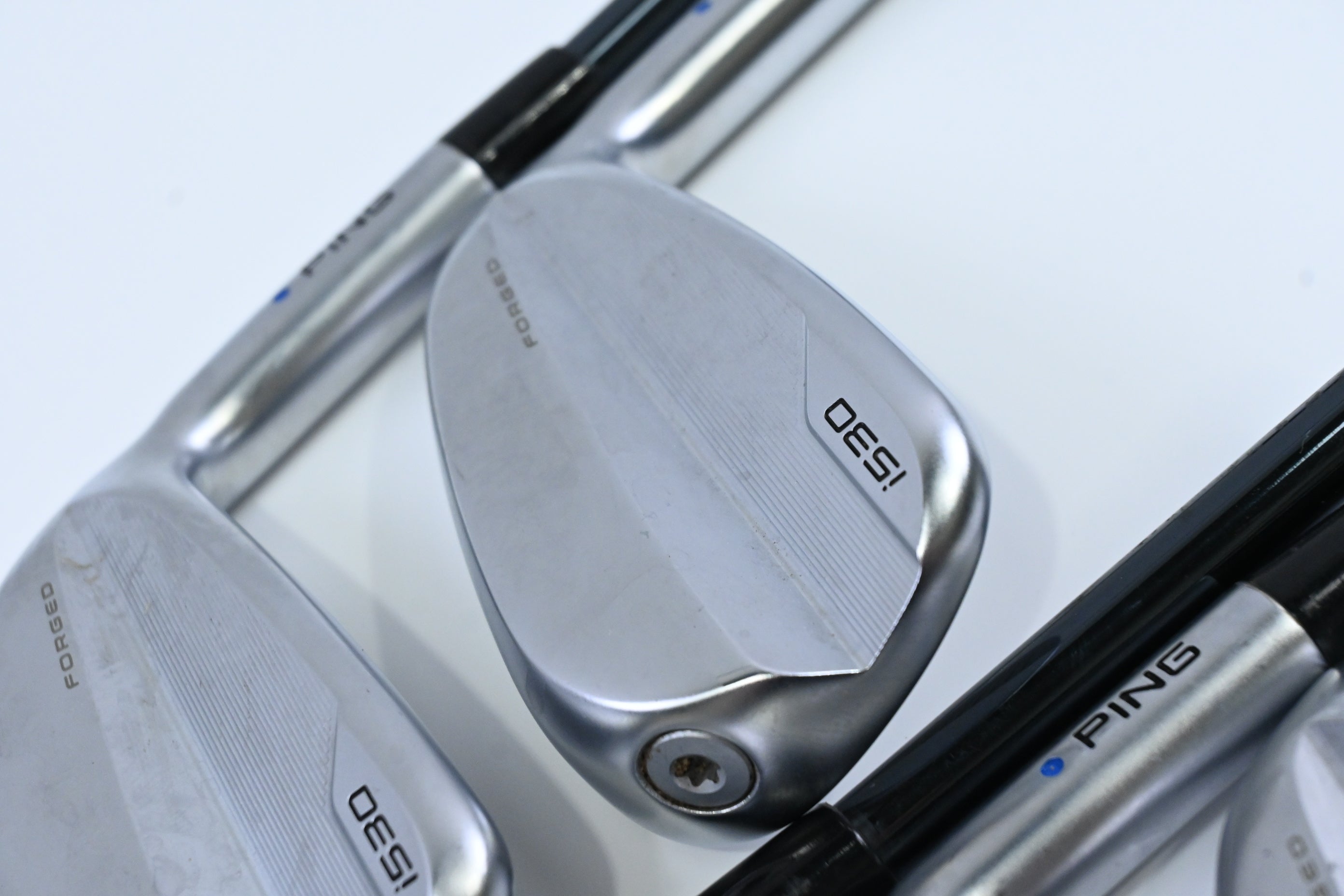 Ping i530 Irons / 7-PW+UW / Blue Dot / Regular Flex UST Recoil Dart 75 Shafts