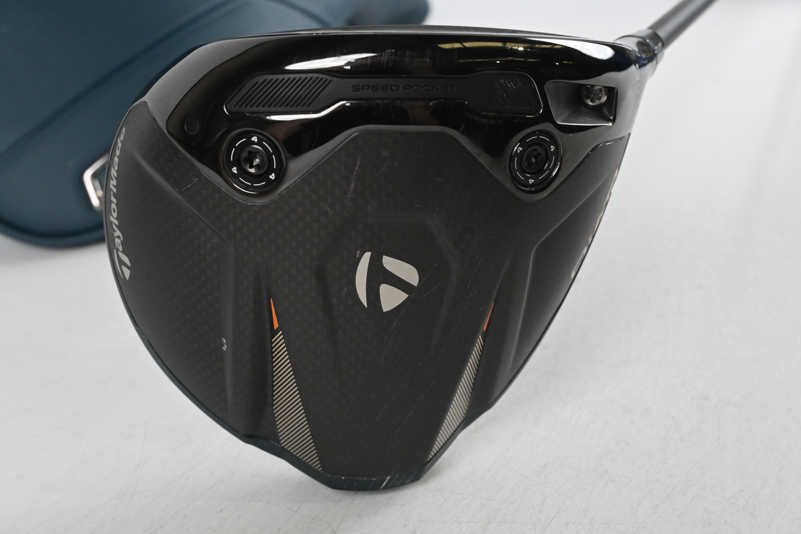 Taylormade Qi4D Driver / 10.5 Degree / Regular Flex Reax Blue 50 Shaft