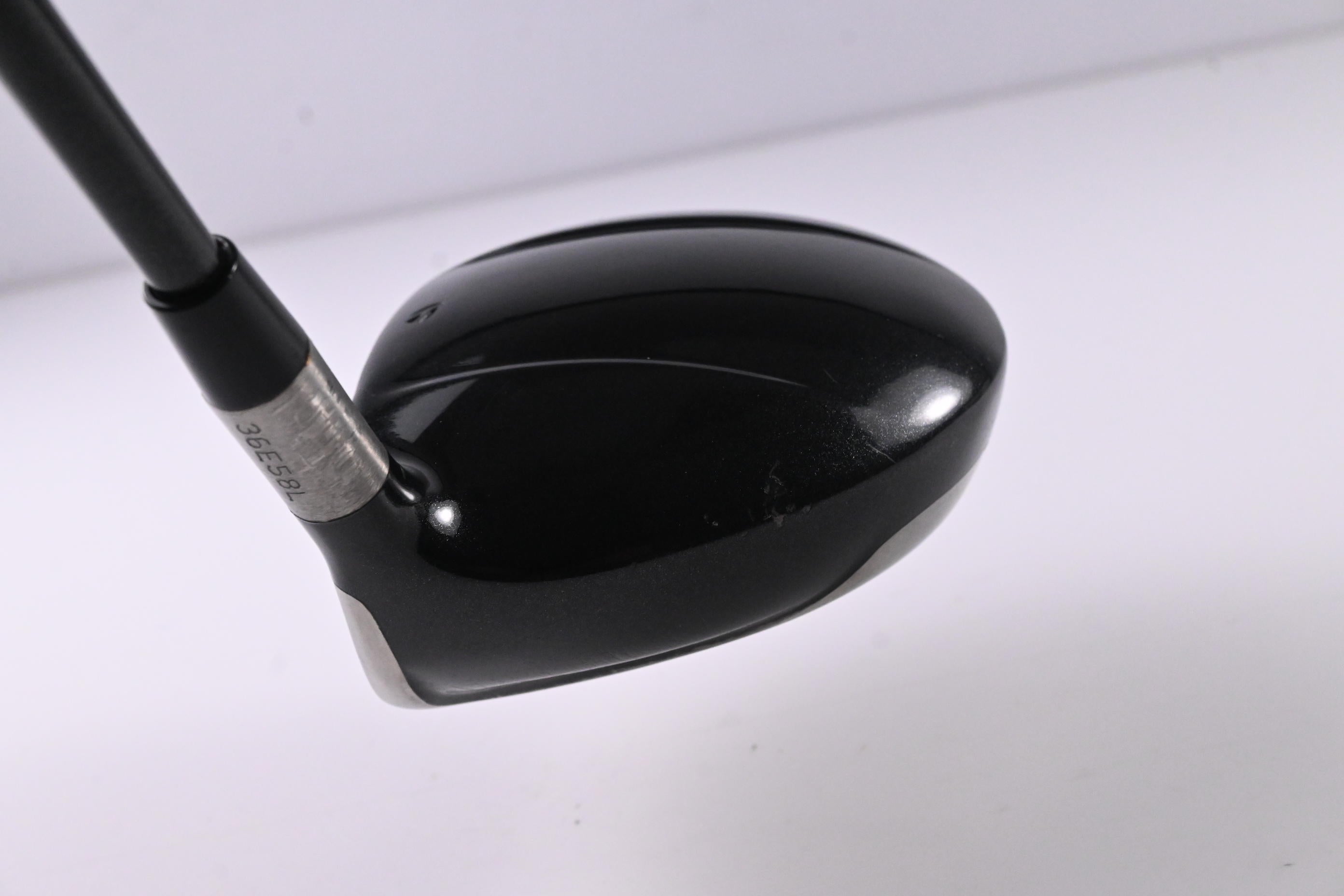 Taylormade 300 Ti Driver / 9.5 Degree / Regular Flex Aldila VX Black Shaft