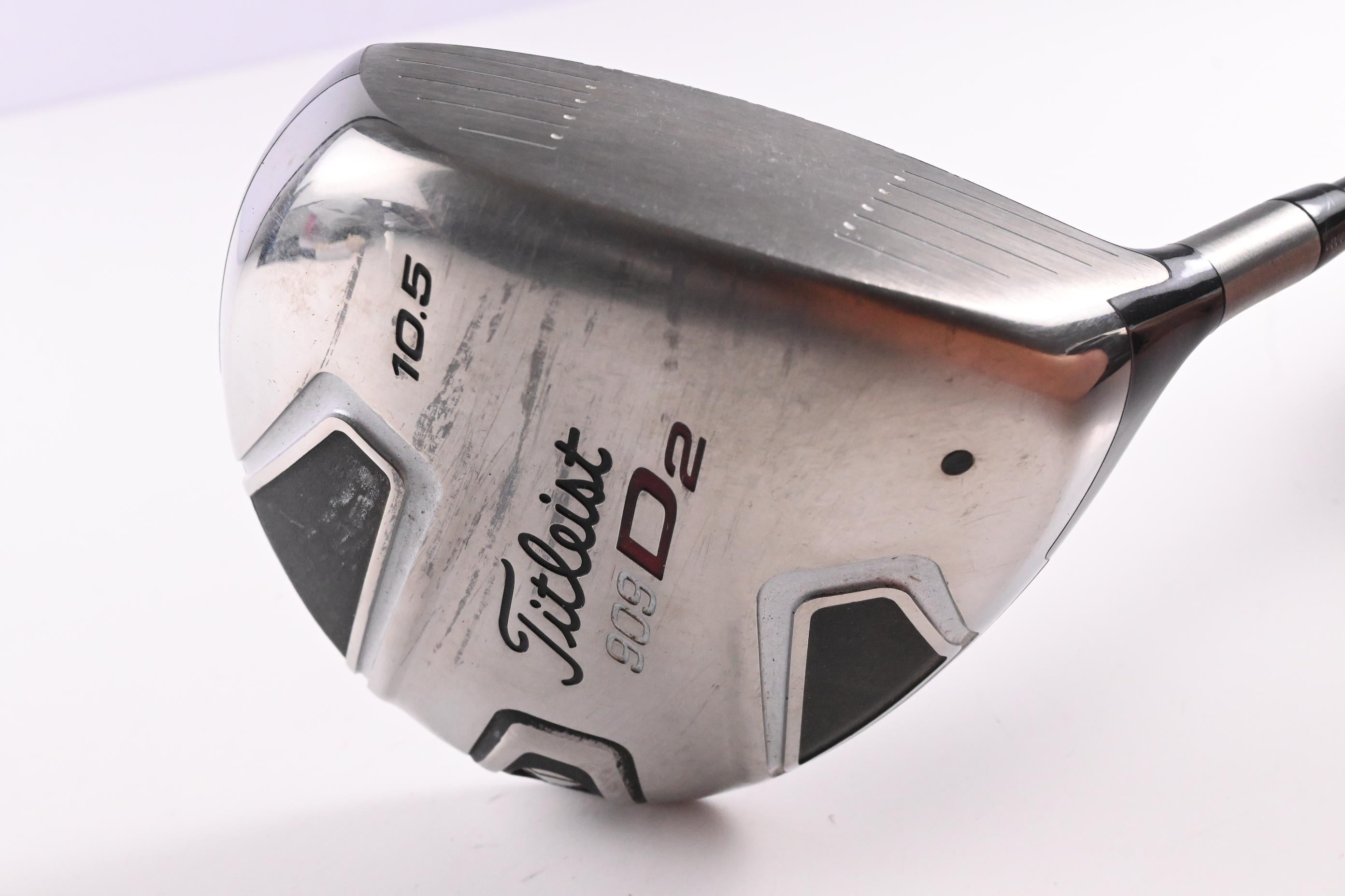 Titleist 909 D2 Driver / 10.5 Degree / Regular Flex Aldila Voodoo Shaft