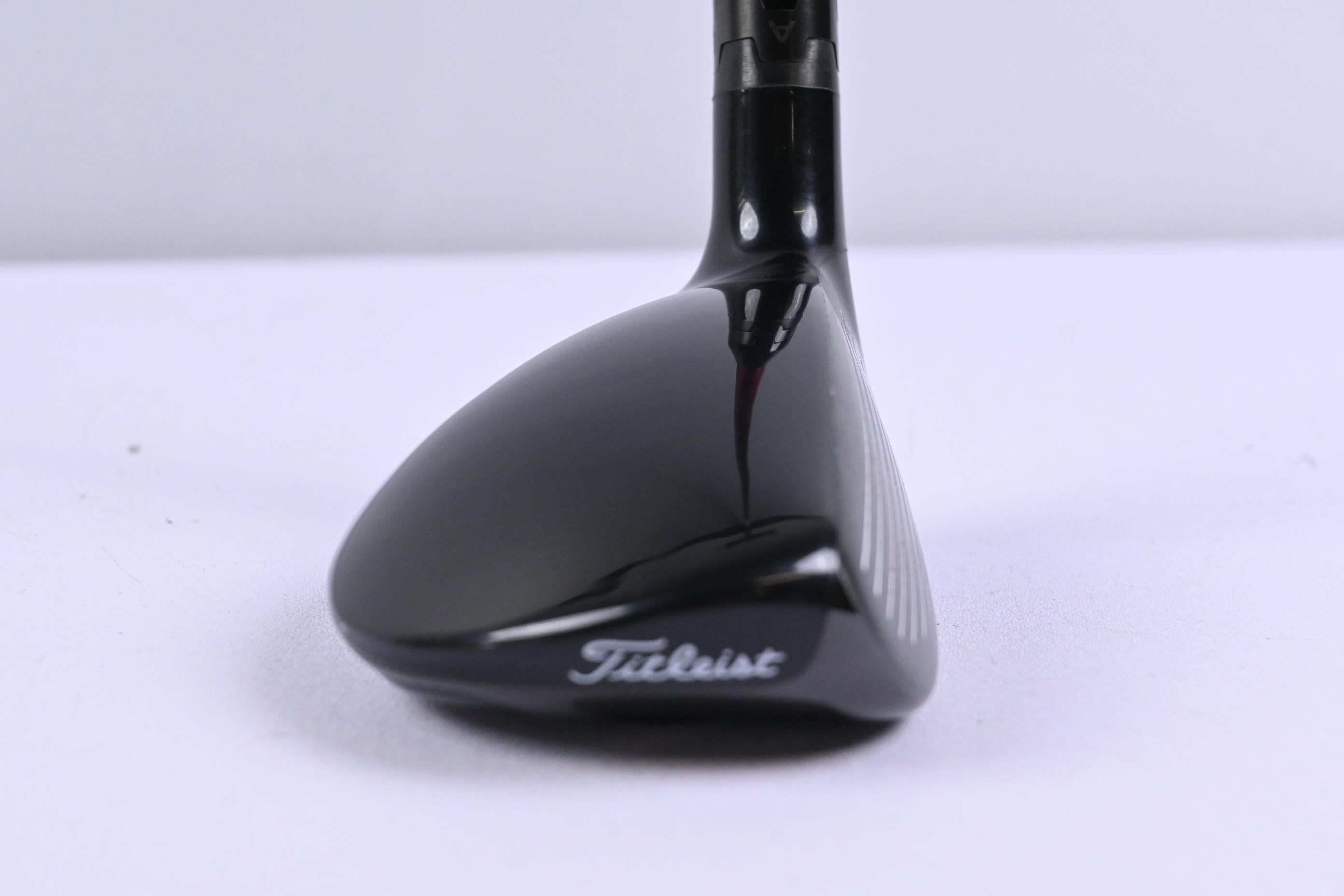 Titleist 910H #3 Hybrid / 21 Degree / Regular Flex Bassara 60 Shaft