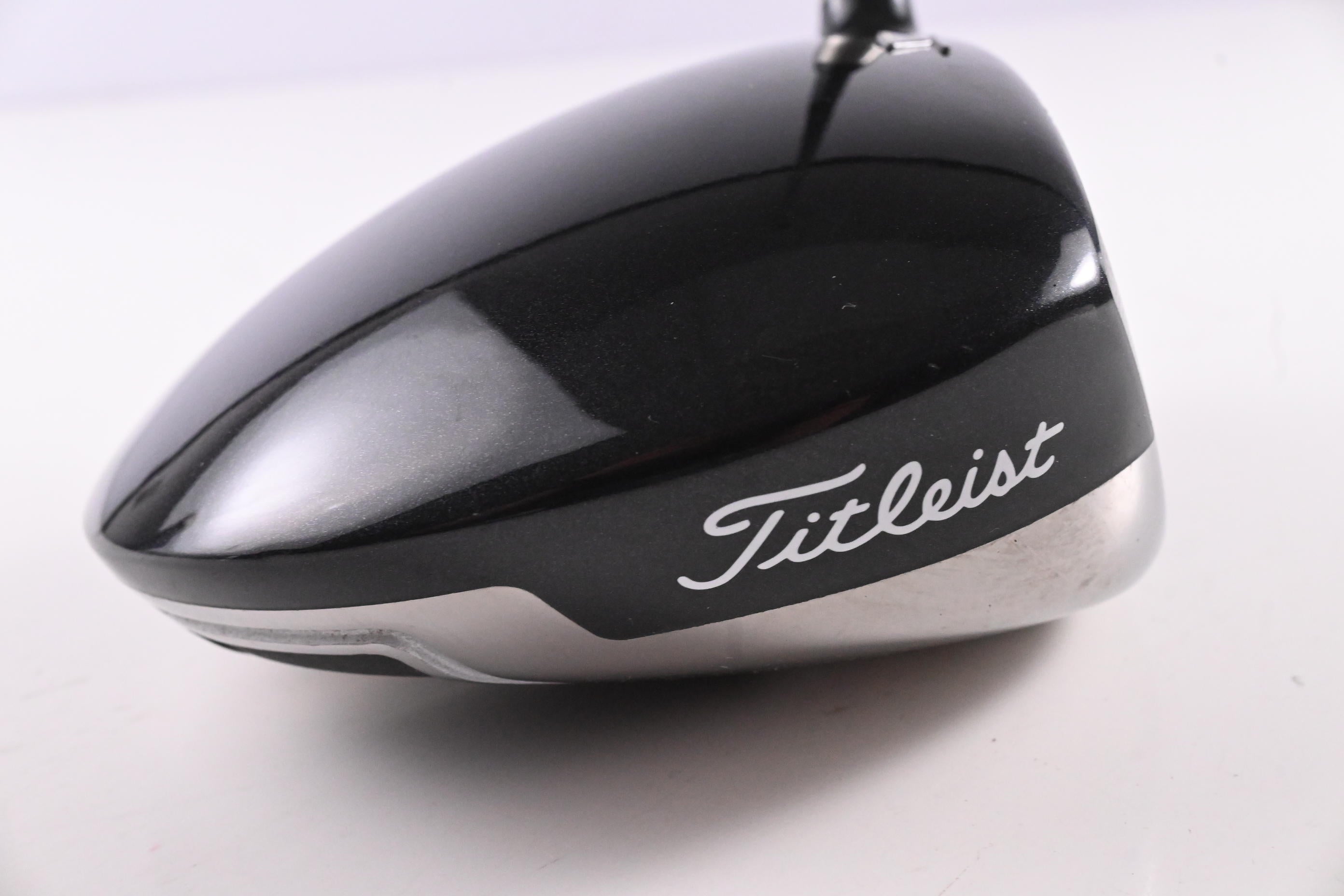 Titleist 909 D2 Driver / 10.5 Degree / Regular Flex Aldila Voodoo Shaft