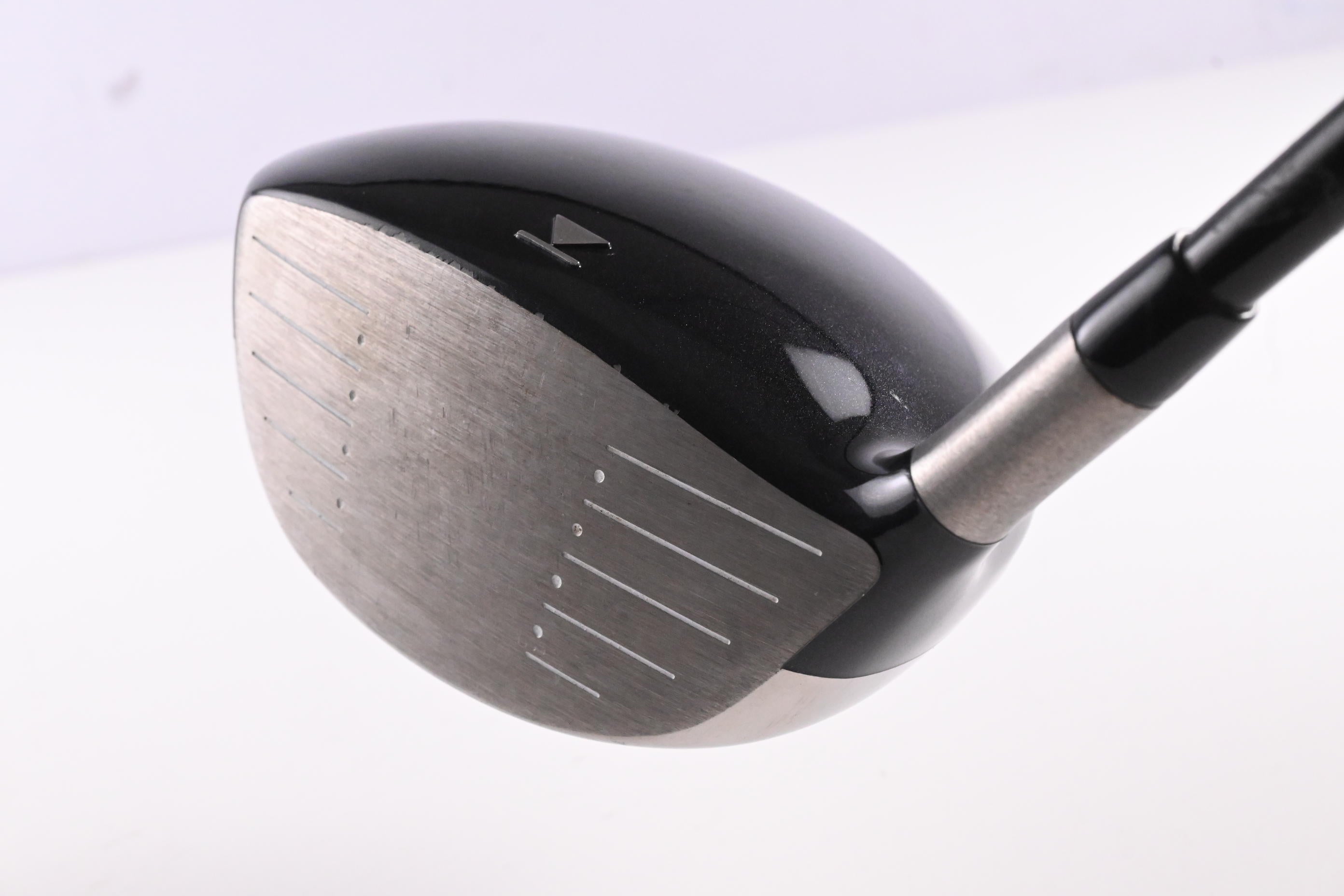 Titleist 909 D2 Driver / 10.5 Degree / Regular Flex Aldila Voodoo Shaft