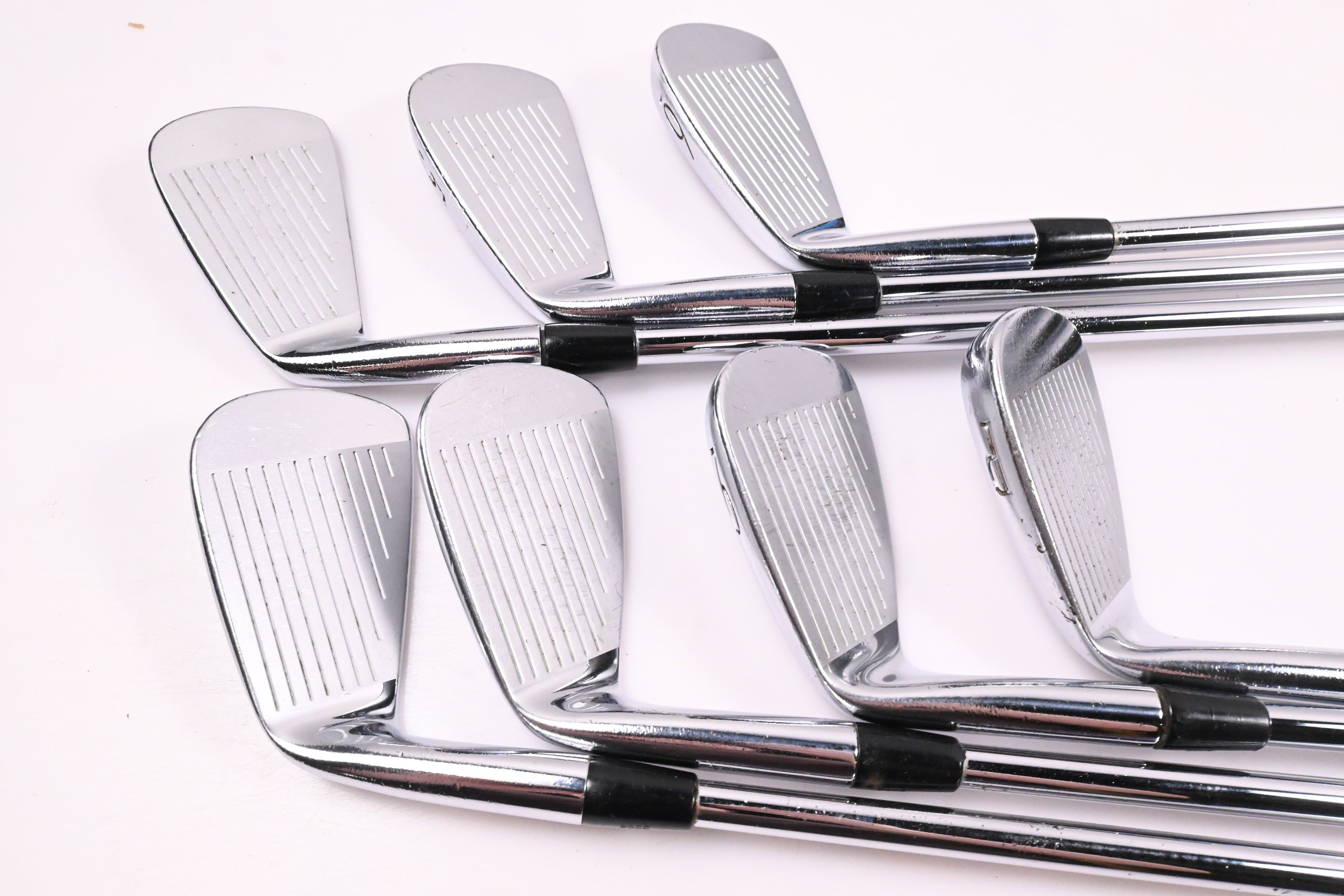 Titleist 695 Forged Irons / 4-PW / Stiff Flex Dynamic Gold S300 Shafts