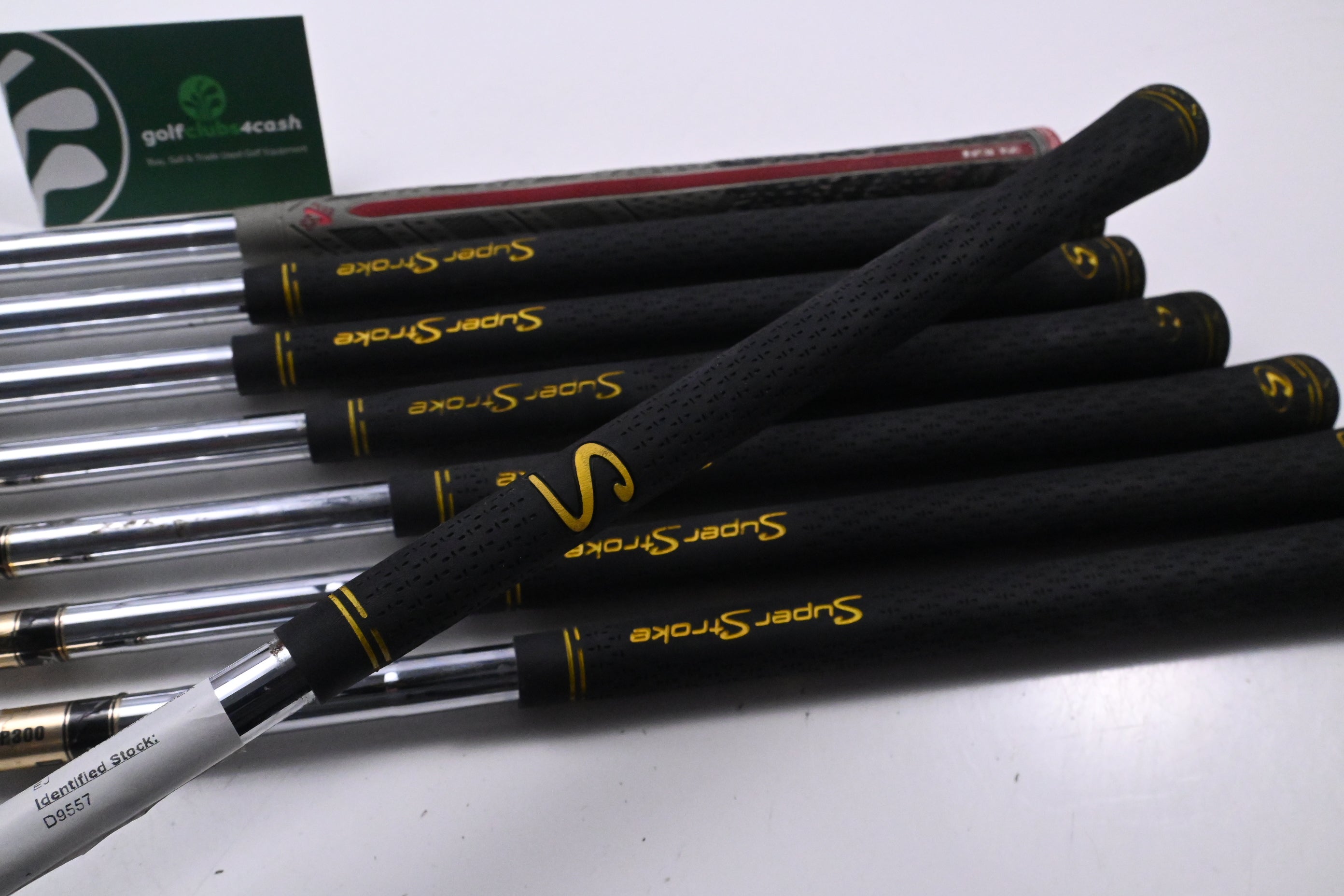 Mizuno MP-32 Irons / 3-PW / Regular Flex Dynamic Gold R300 Shafts