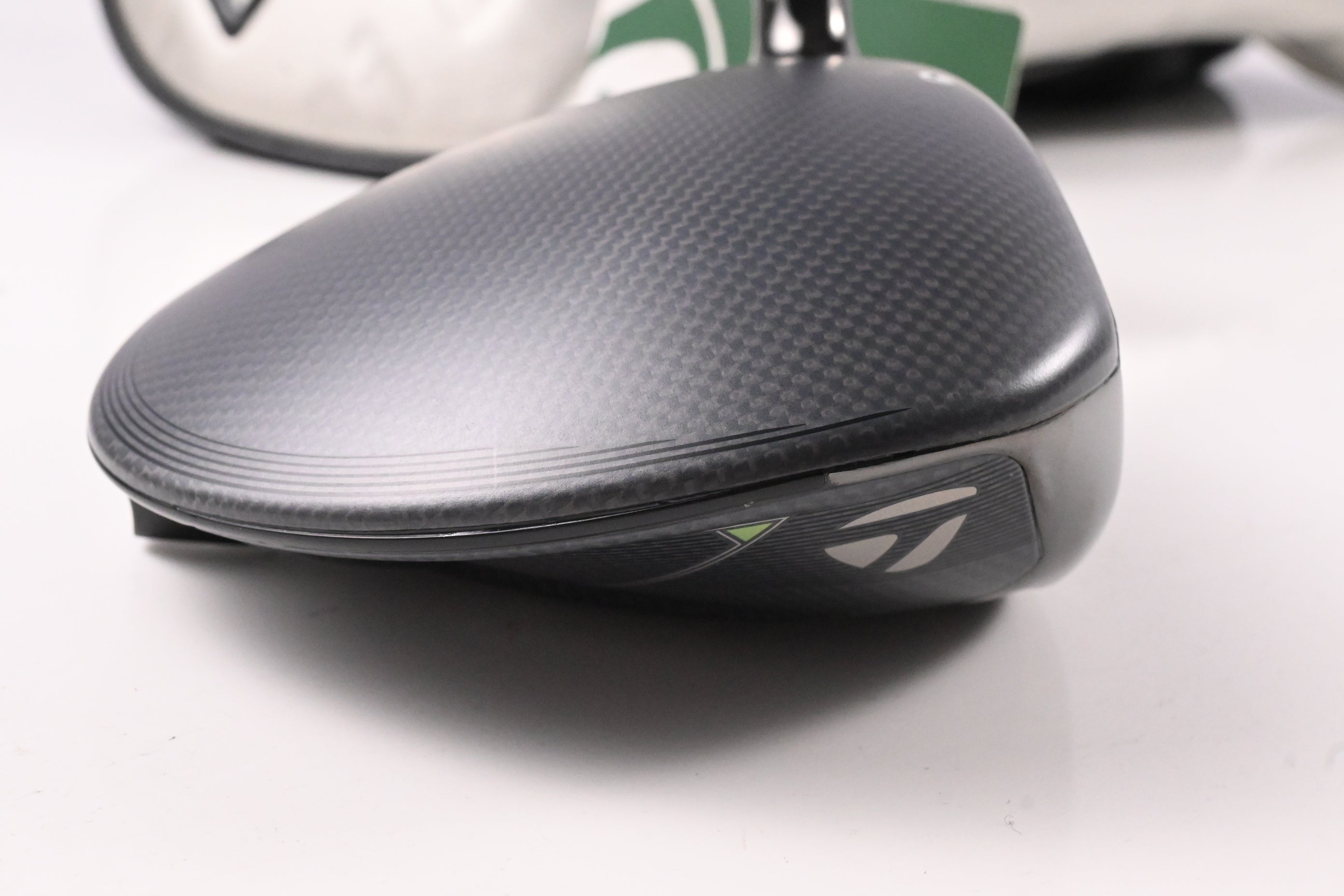 Taylormade Qi35 Driver / 9 Degree / Regular Flex Cypher 2.0 50 Shaft