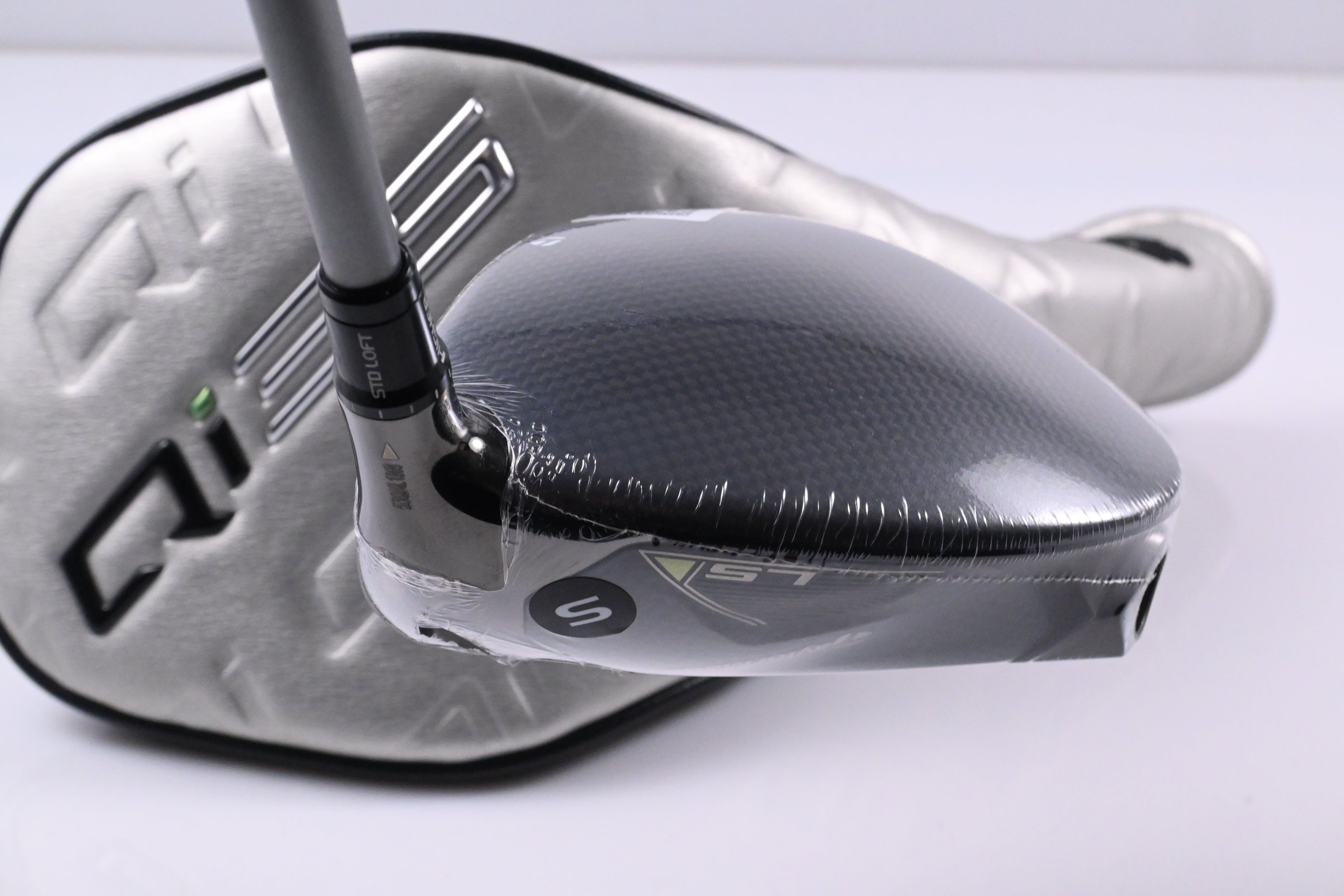 Taylormade Qi35 LS Driver / 10.5 Degree / Stiff Flex Fujikura Air Speeder 50