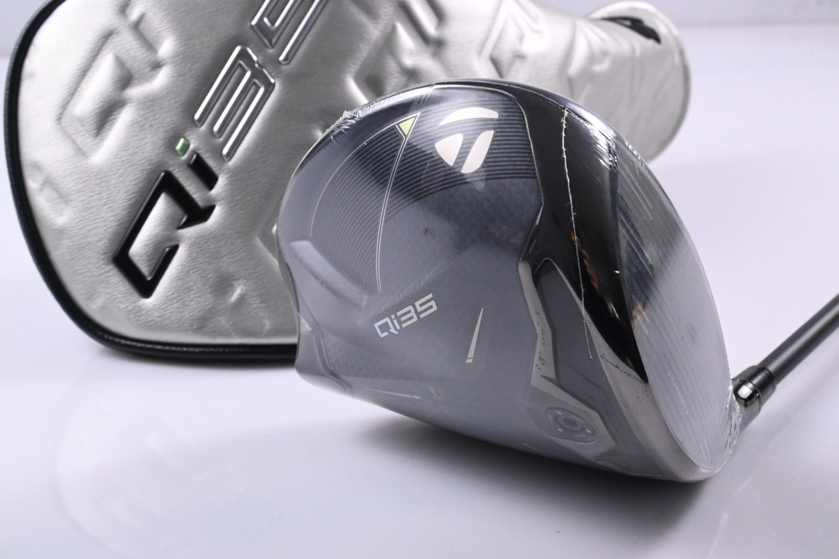 Taylormade Qi35 Driver / 10.5 Degree / Regular Flex Fujikura Ventus Blue '25 5