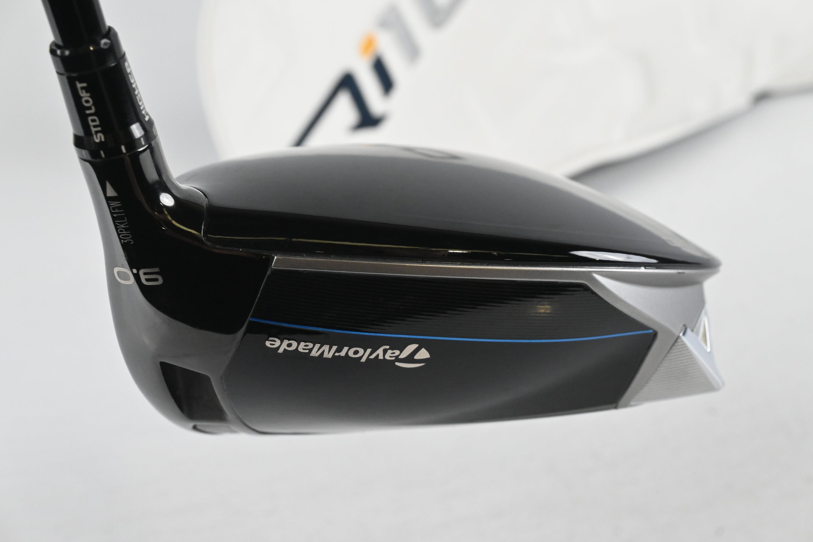 Taylormade Qi10 LS Driver / 9 Degree / Regular Flex Kai'li Red 60 Shaft