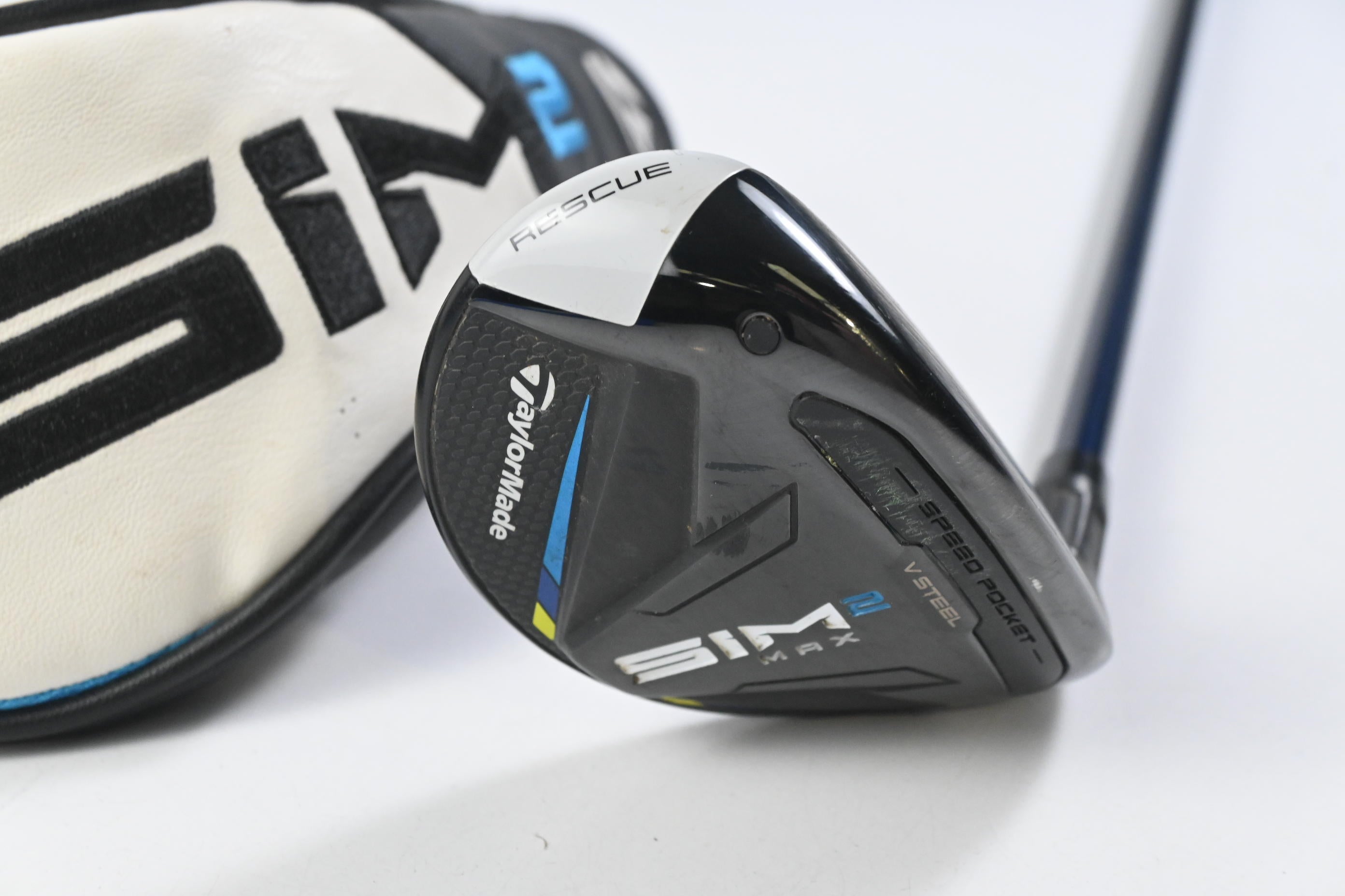 Taylormade SIM2 Max #4 Hybrid / 22 Degree / Regular Flex Fujikura Ventus Blue 6