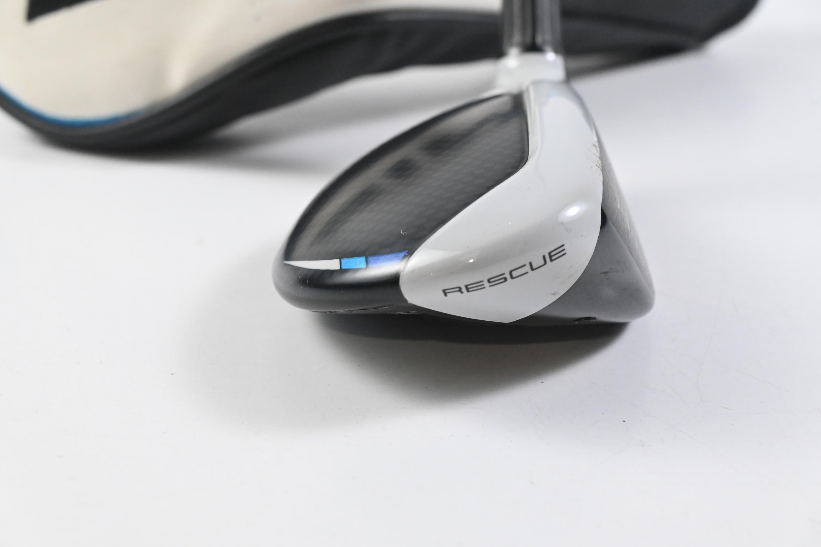 Taylormade SIM2 Max #4 Hybrid / 22 Degree / Regular Flex Fujikura Ventus Blue 6