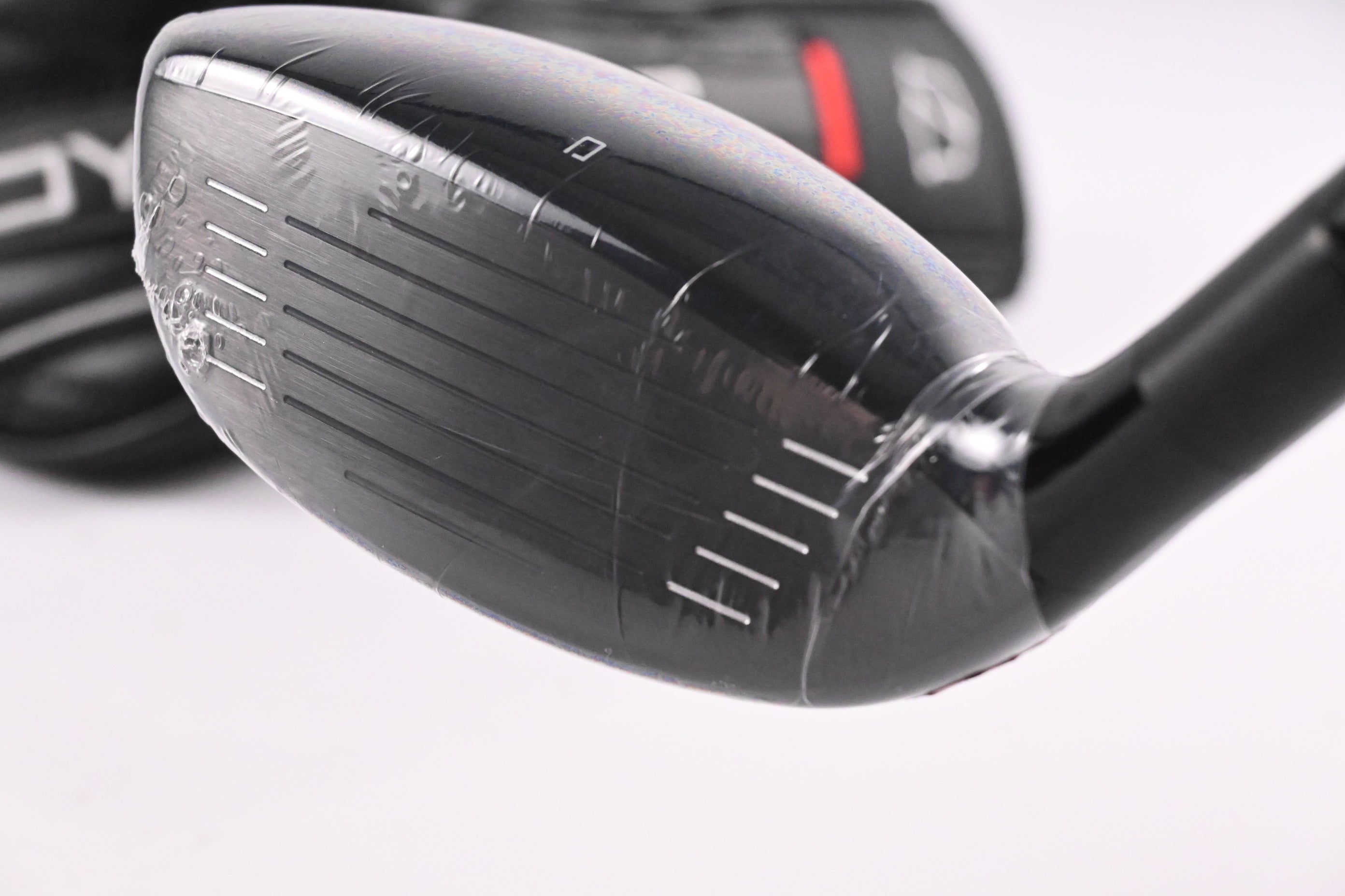 Wilson Staff DYNAPWR 2025 #4 Hybrid / 22 Degree / Regular Flex Denali Red 70
