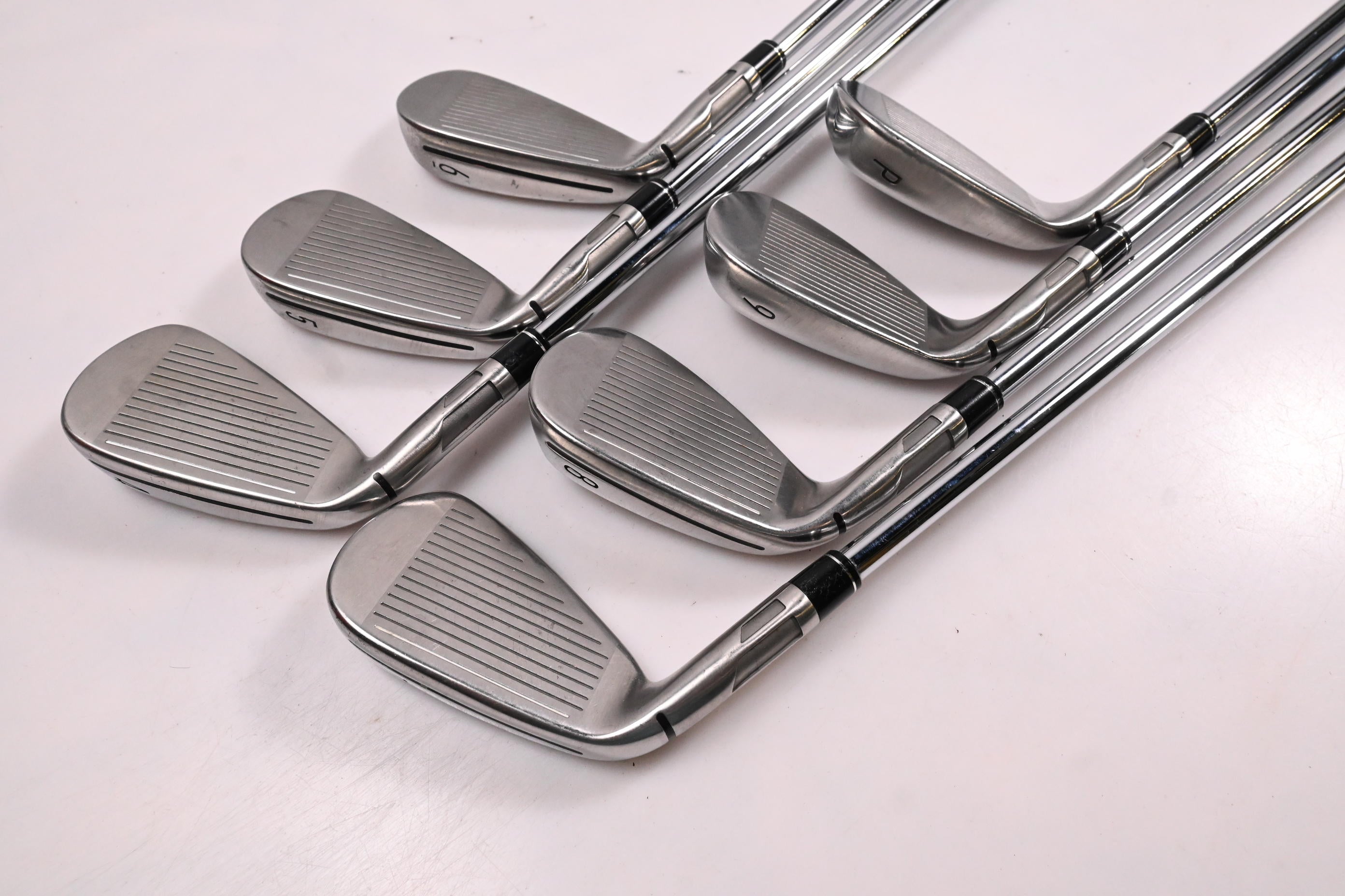 Taylormade SIM2 Max Irons / 4-PW / Regular Flex KBS Max MT 85 Shafts
