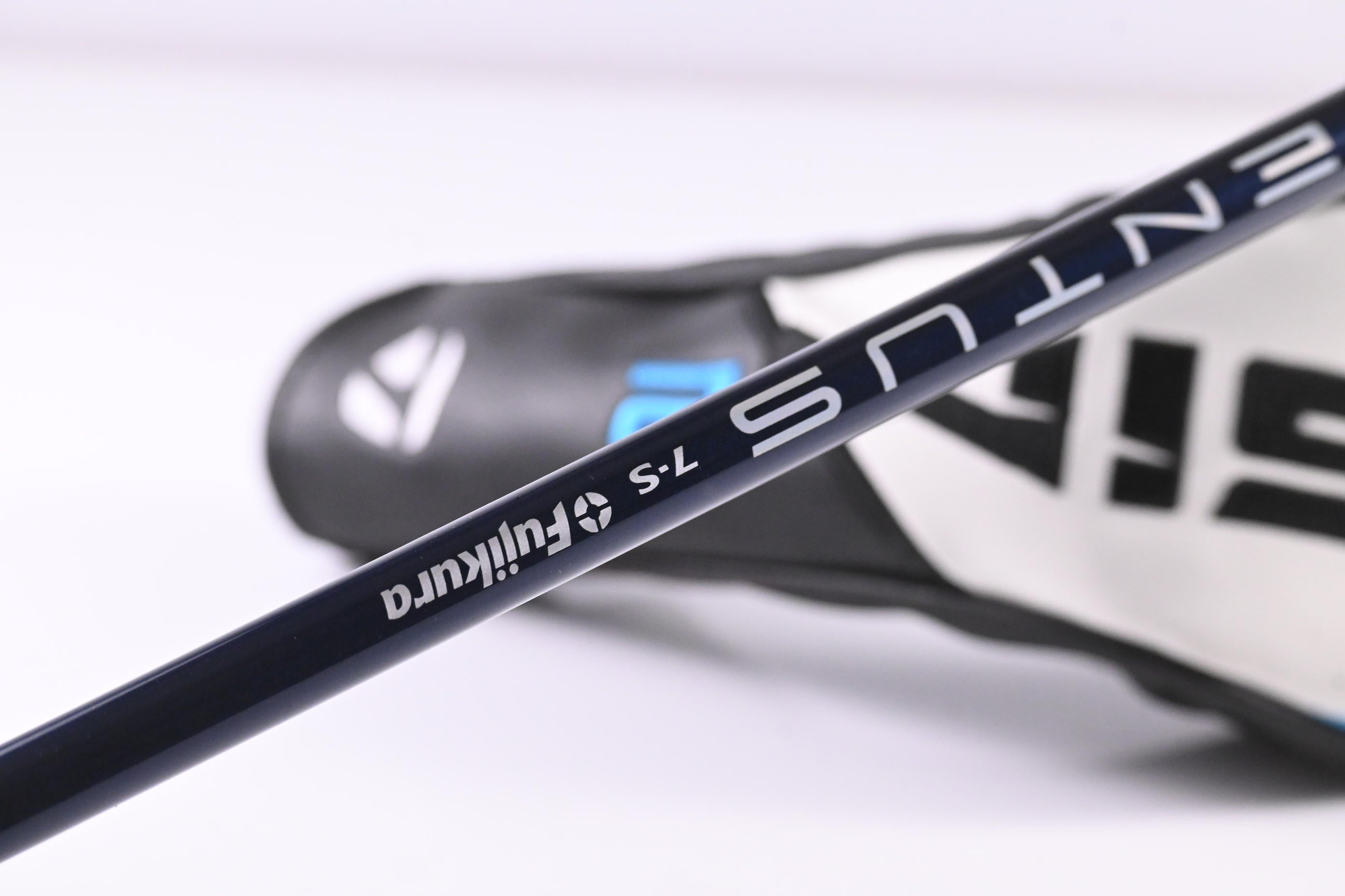 Taylormade SIM2 Max #3 Hybrid / 19 Degree / Stiff Flex Ventus Blue 7 Shaft