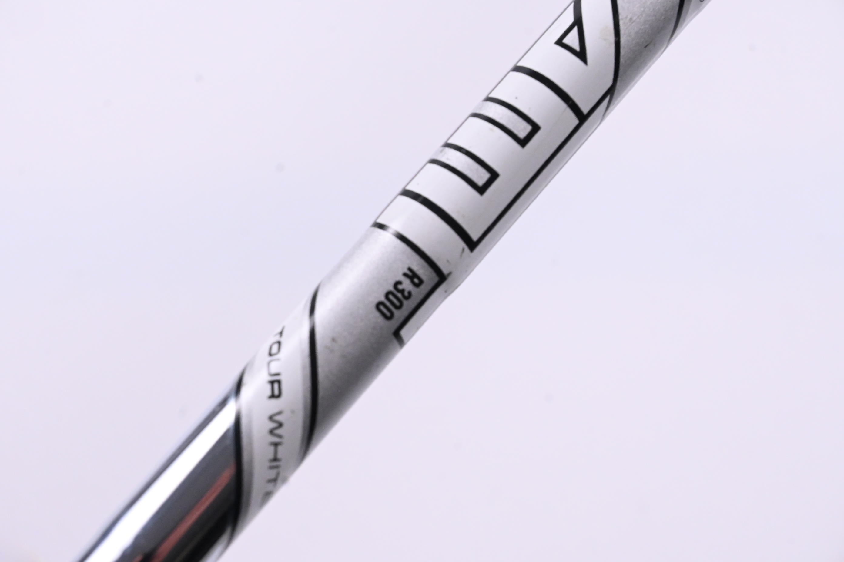 Titleist T300 2019 #9 Iron / Regular Flex AMT Tour White R300 Shaft