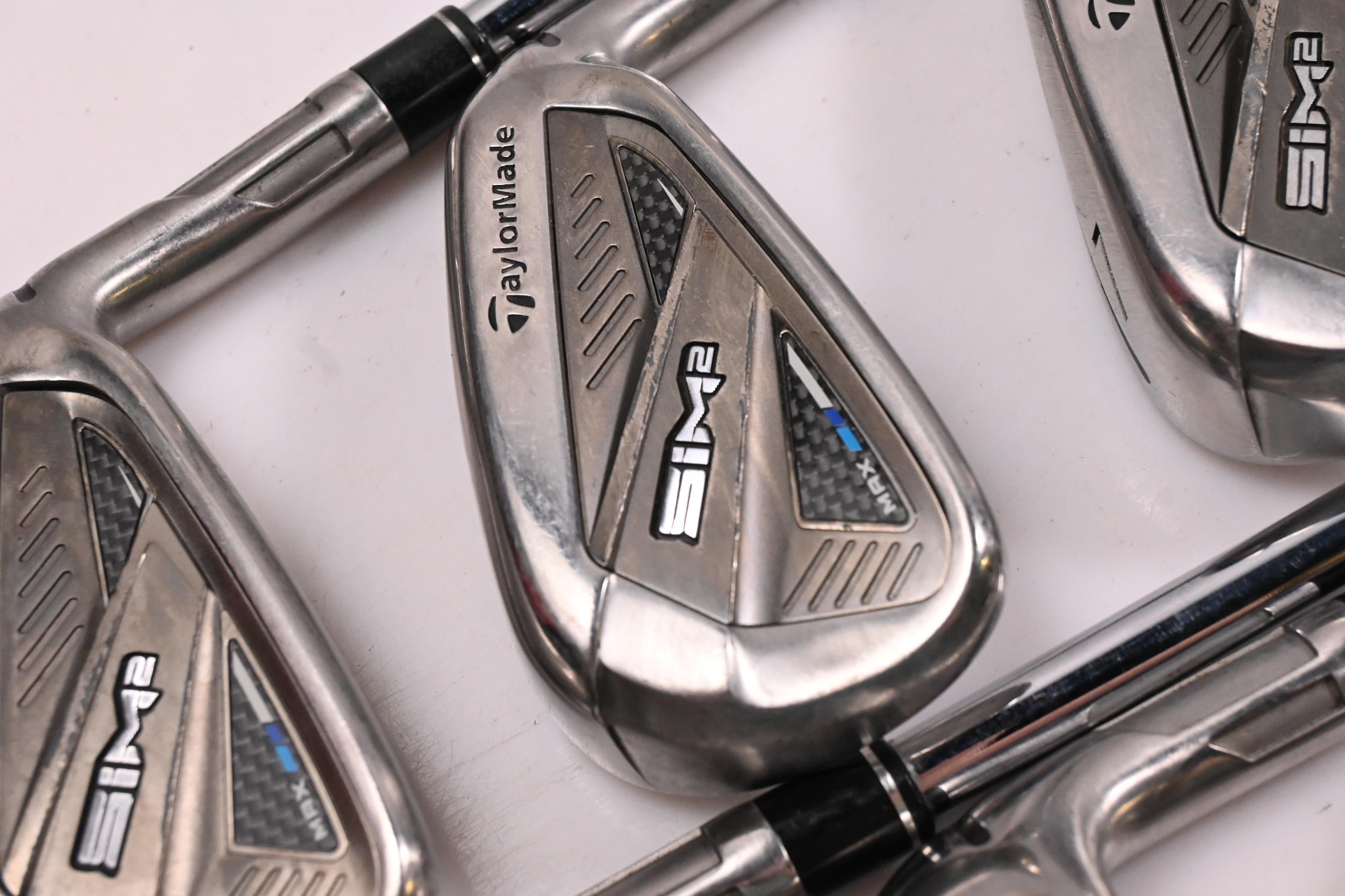 Taylormade SIM2 Max Irons / 5-PW+SW / Regular Flex KBS Max MT 85 Shafts