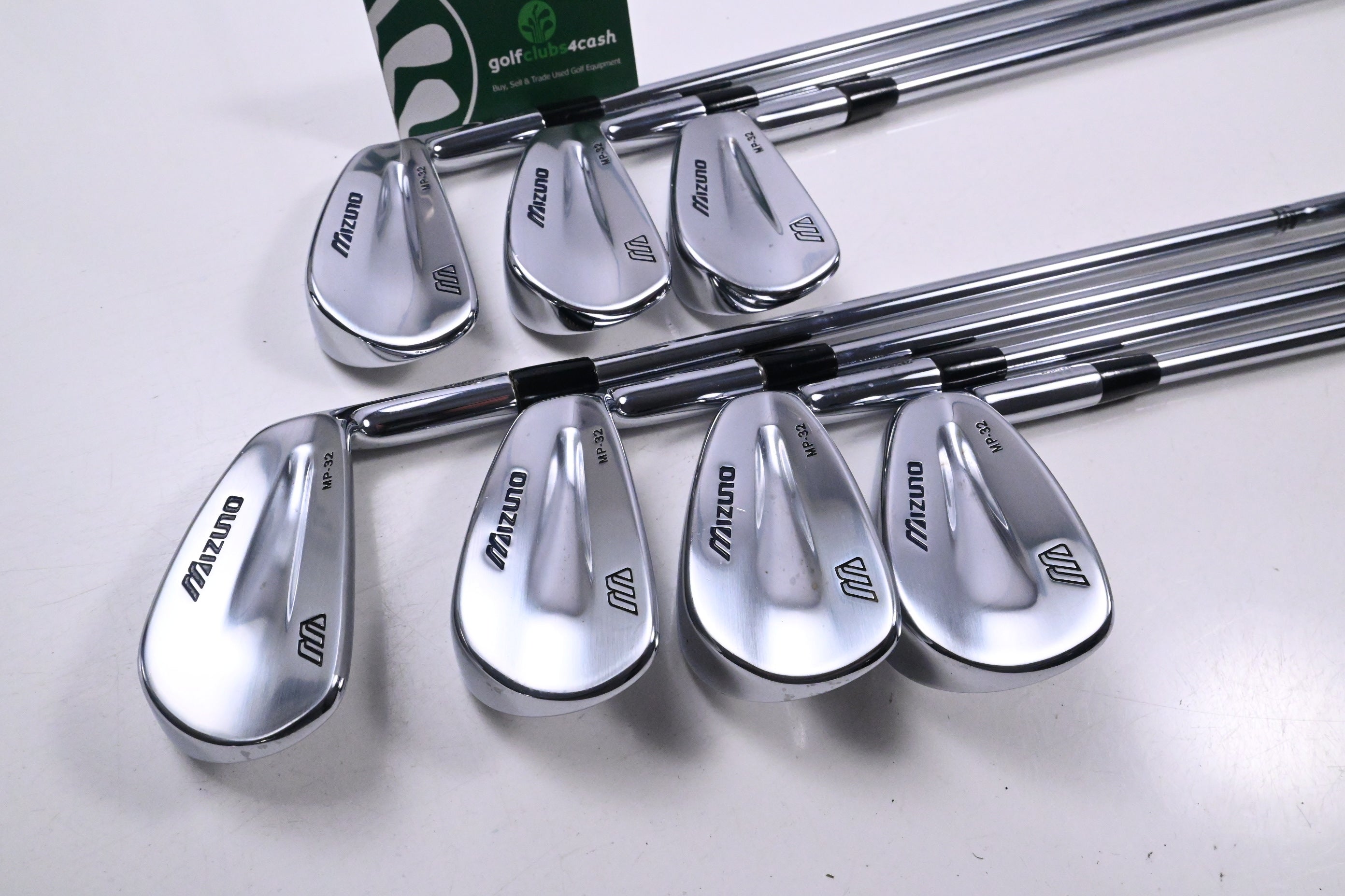 Mizuno MP-32 Irons / 3-9i / Regular Flex Dynamic Gold R300 Shafts