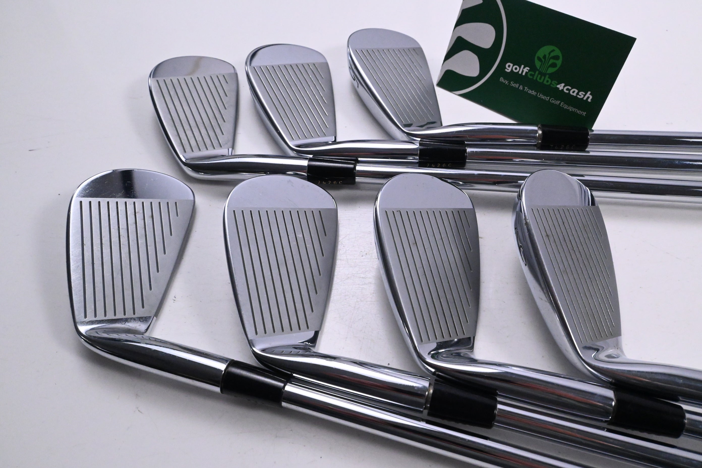 Mizuno MP-32 Irons / 3-9i / Regular Flex Dynamic Gold R300 Shafts
