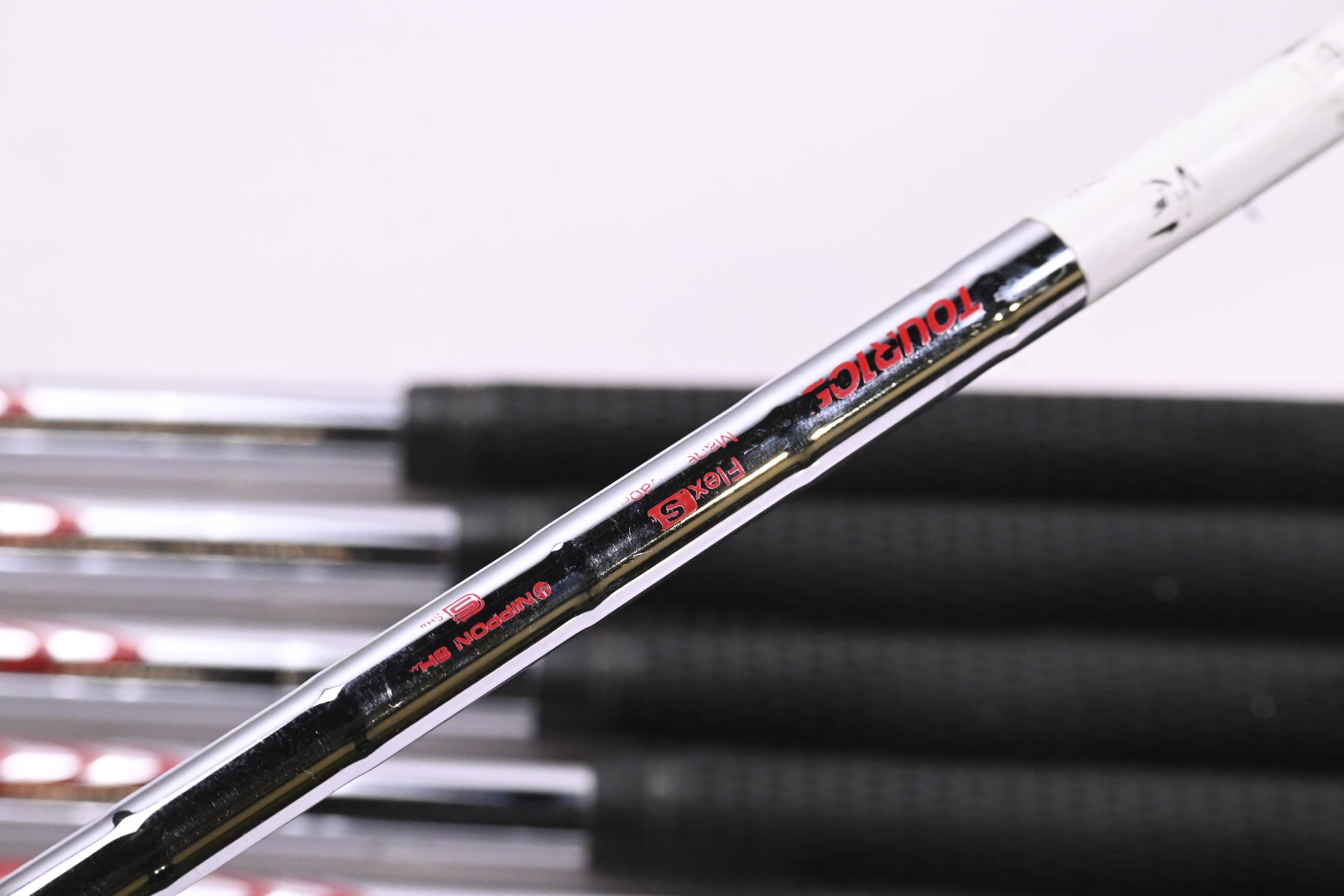 Honma TR20 V Irons / 4-PW / Stiff Flex N.S.Pro Modus³ Tour 105 Shafts