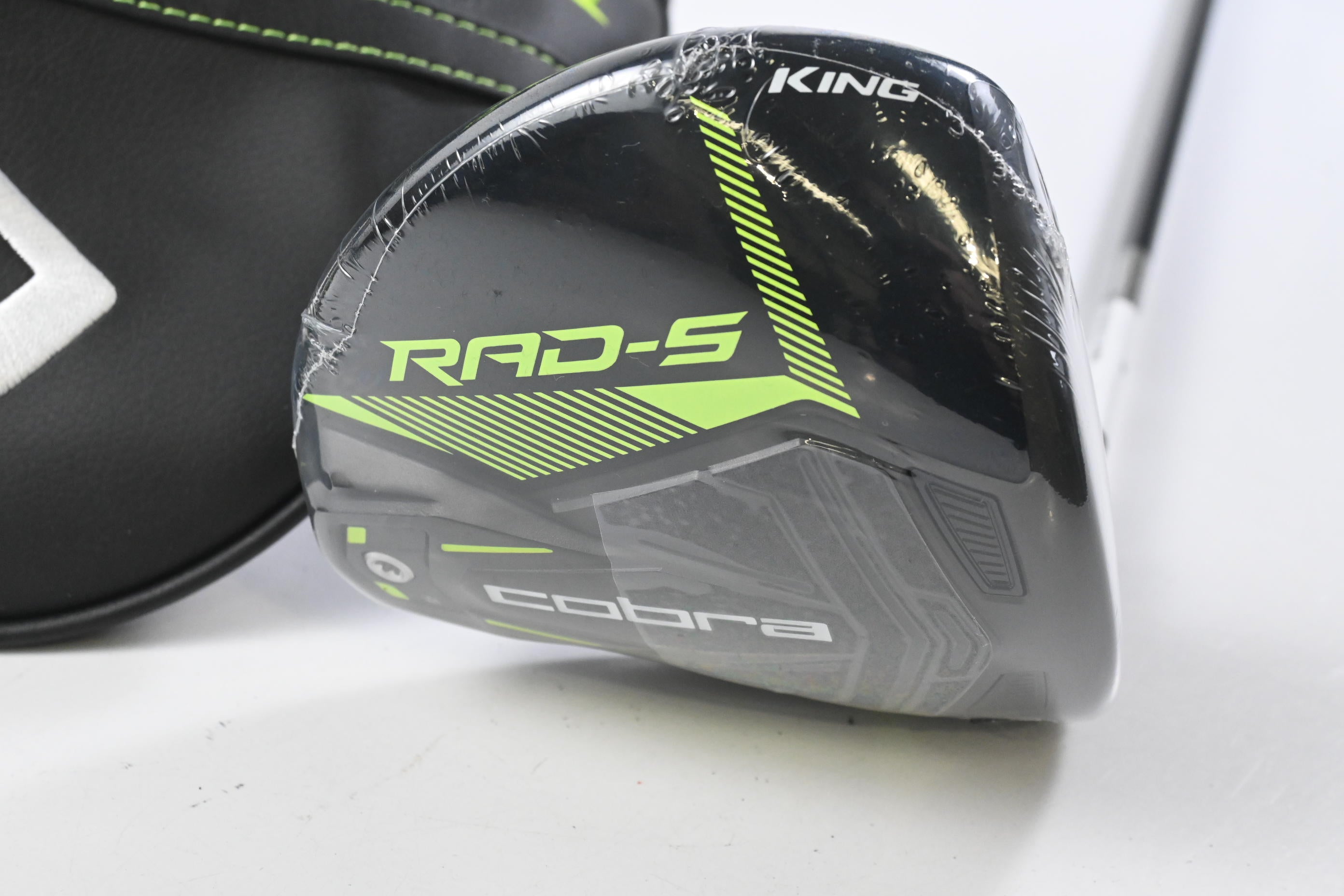 Cobra King Radspeed Driver / 10.5 Degree / Regular Flex Helium Black 5 Shaft