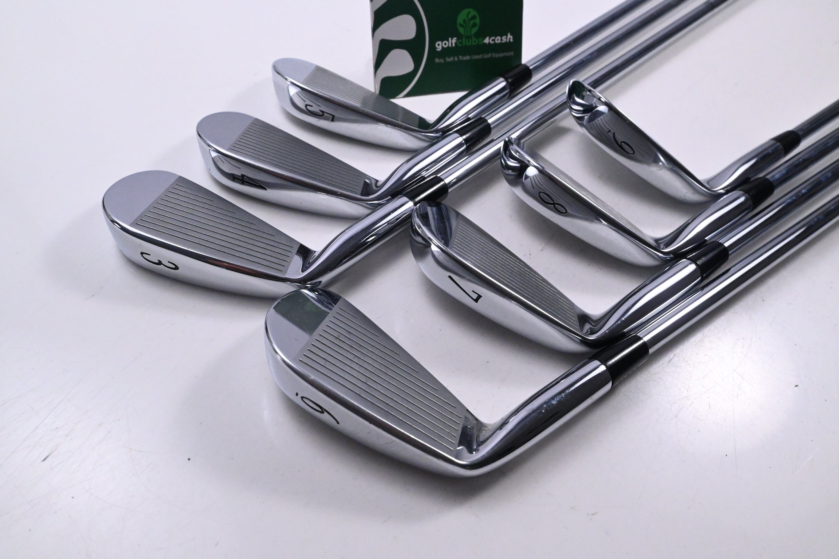 Mizuno MP-32 Irons / 3-9i / Regular Flex Dynamic Gold R300 Shafts
