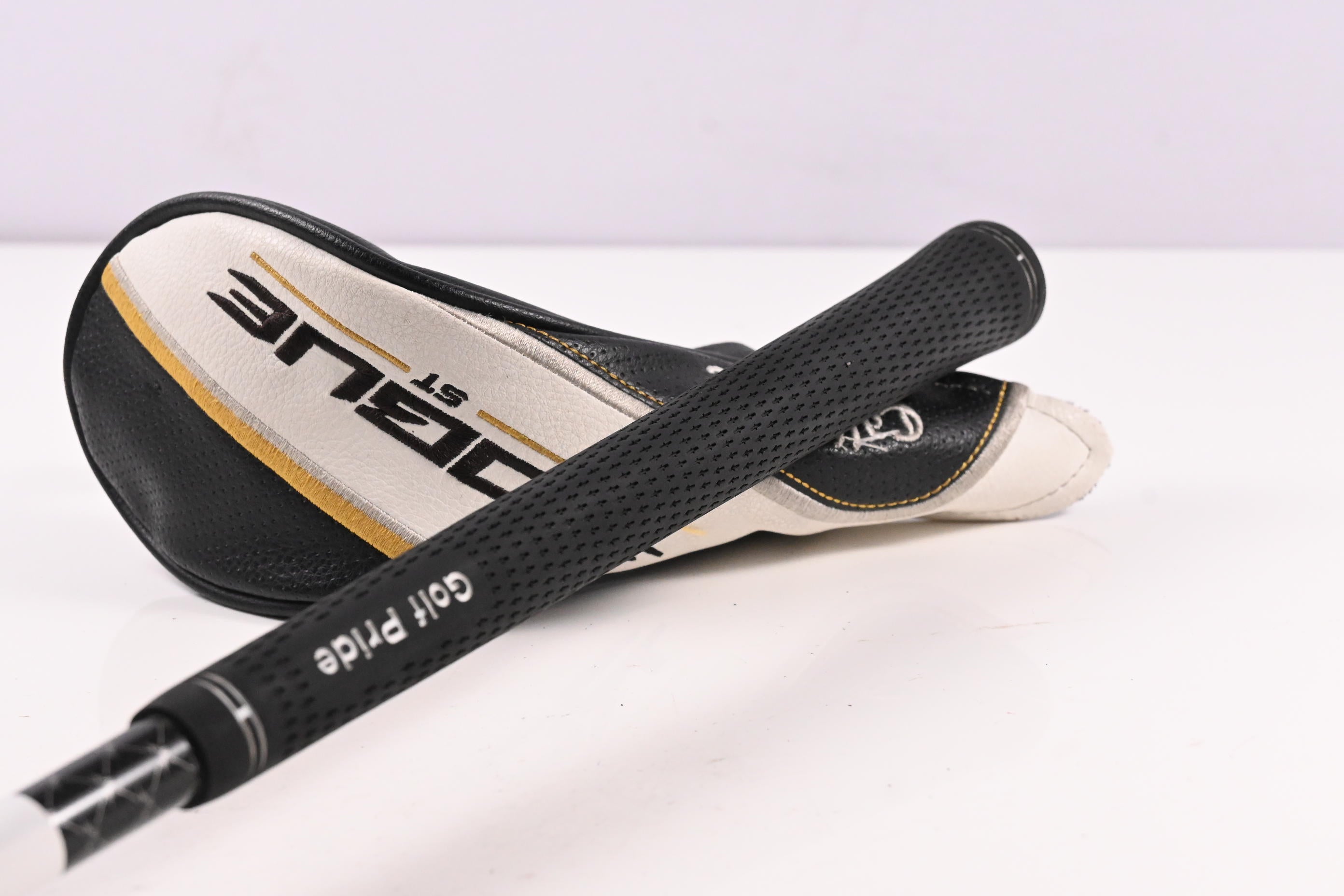 Callaway Rogue ST Pro #2 Hybrid / 18 Degree / X-Flex Tensei AV White 85 Shaft