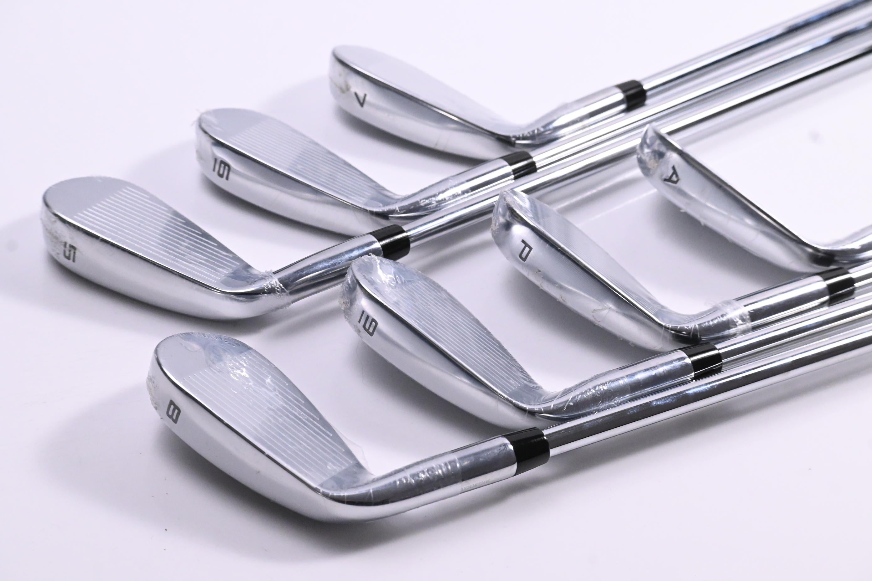Callaway Elyte Irons / 5-PW+GW / Regular Flex Vector 80 Shafts