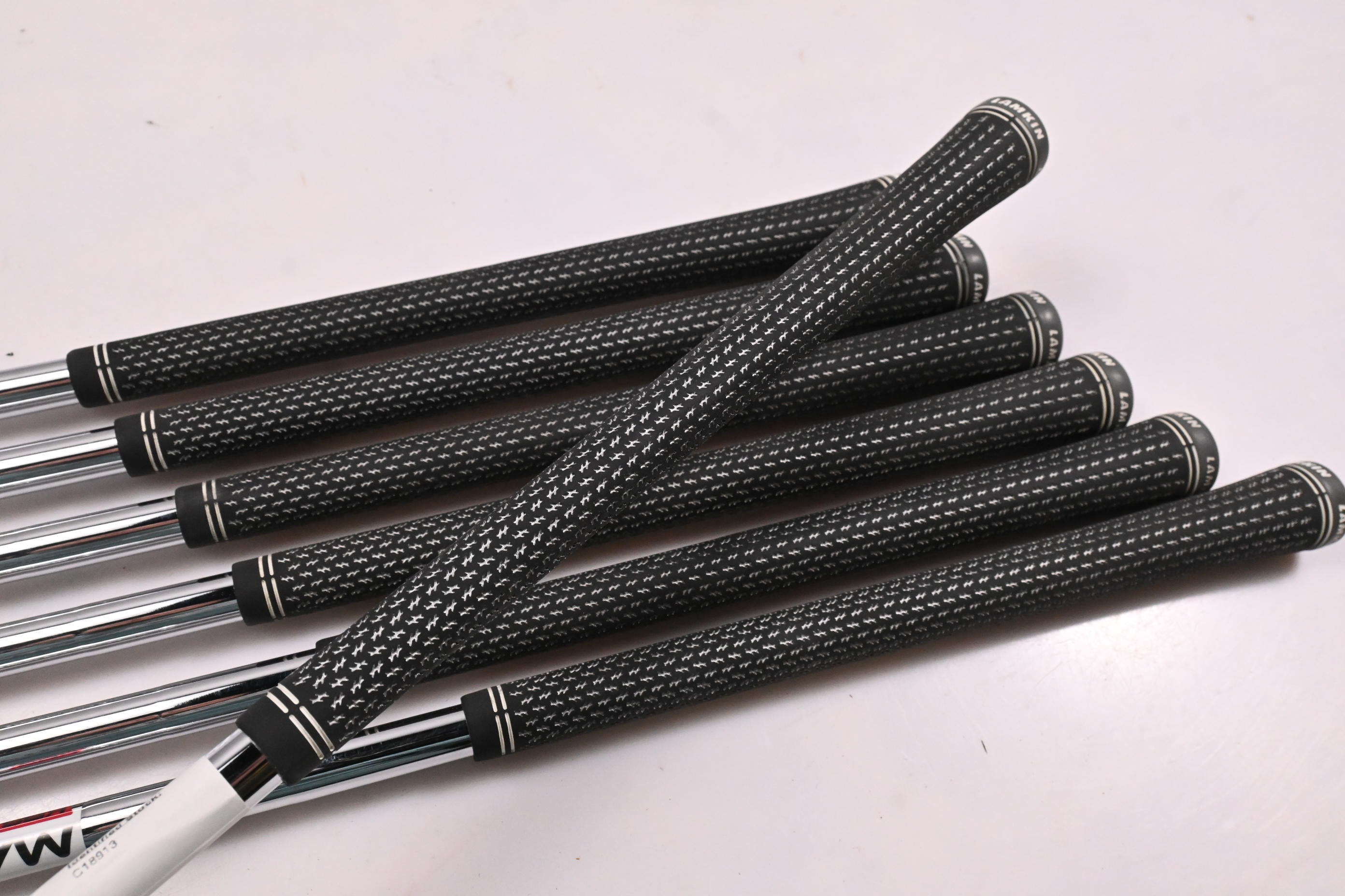 Taylormade SIM2 Max Irons / 5-PW+SW / Regular Flex KBS Max MT 85 Shafts
