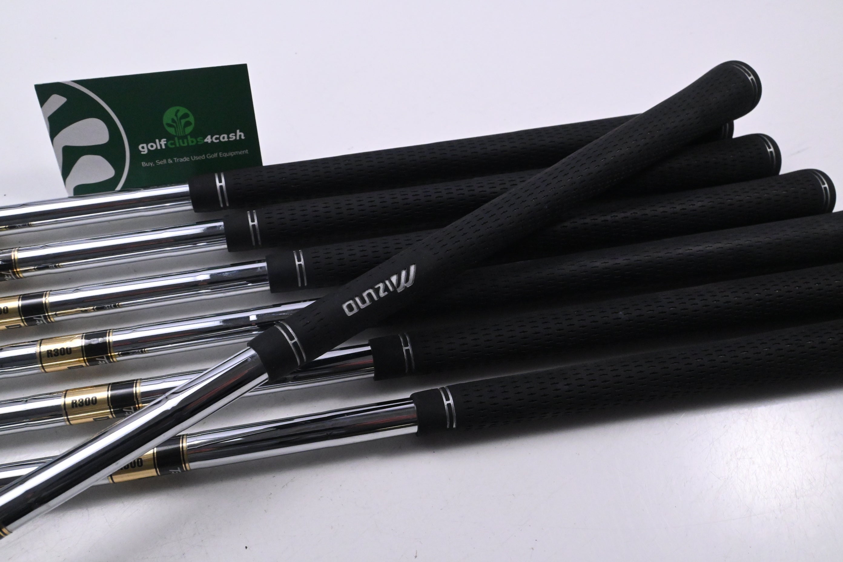 Mizuno MP-32 Irons / 3-9i / Regular Flex Dynamic Gold R300 Shafts