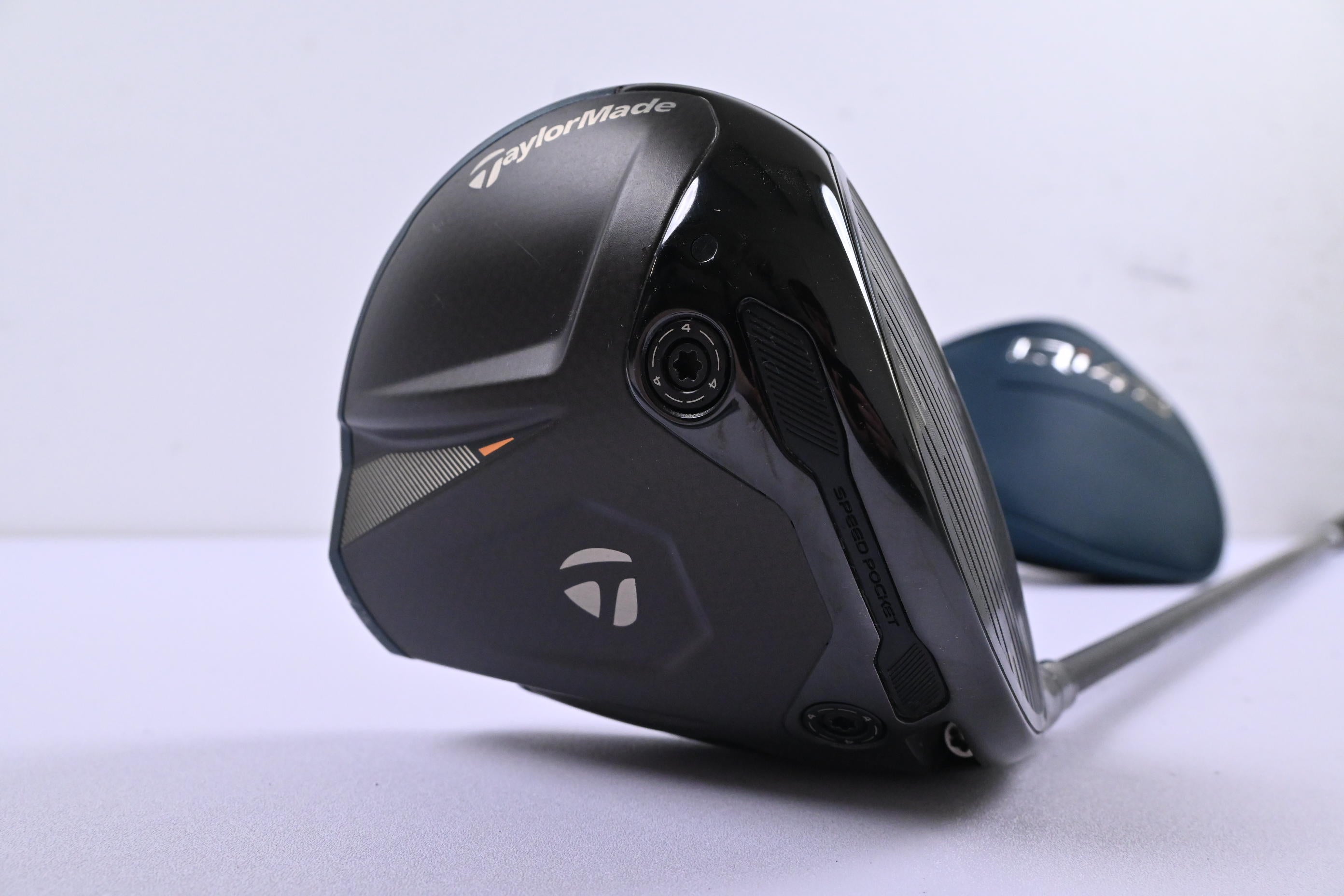 Taylormade Qi4D Driver / 9 Degree / Regular Flex REAX Blue 50 Shaft