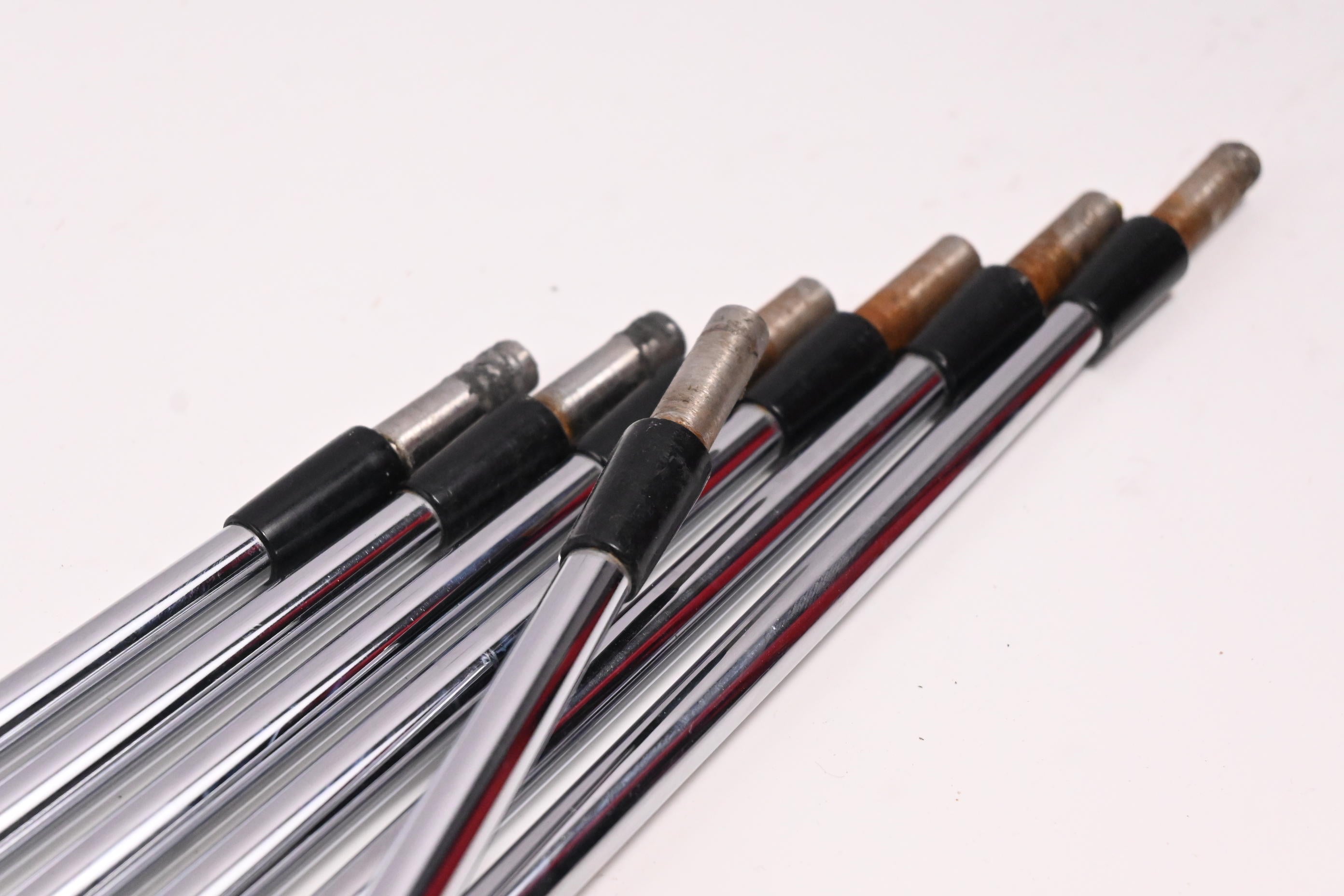 Dynamic Gold R300 Iron Shafts / Regular Flex / Set of 7 / .355" Taper Tip