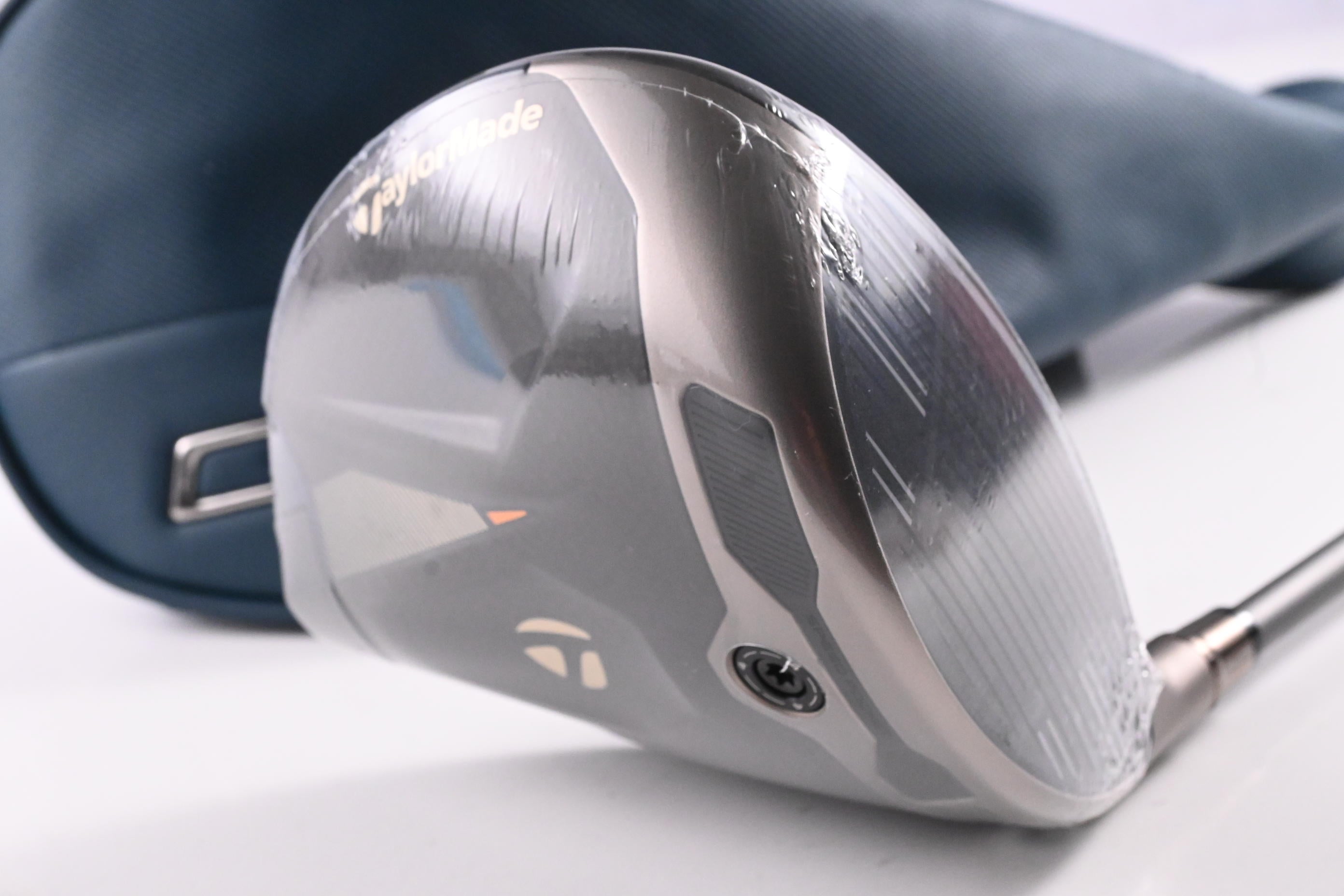 Taylormade Qi4D Max Lite Driver / 10.5 Degree / Regular Flex Reax Blue 40 Shaft