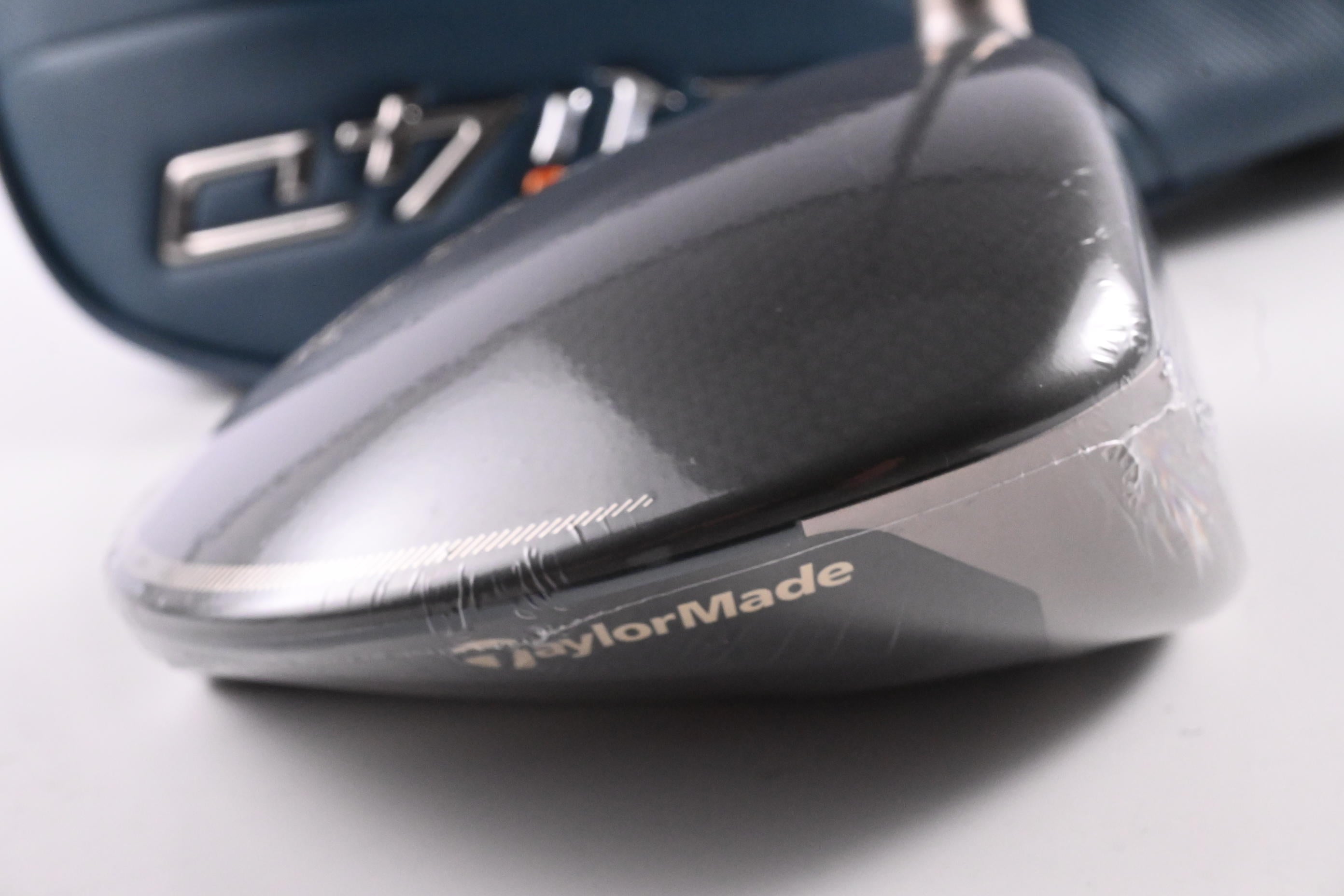 Taylormade Qi4D Max Lite Driver / 10.5 Degree / Regular Flex Reax Blue 40 Shaft
