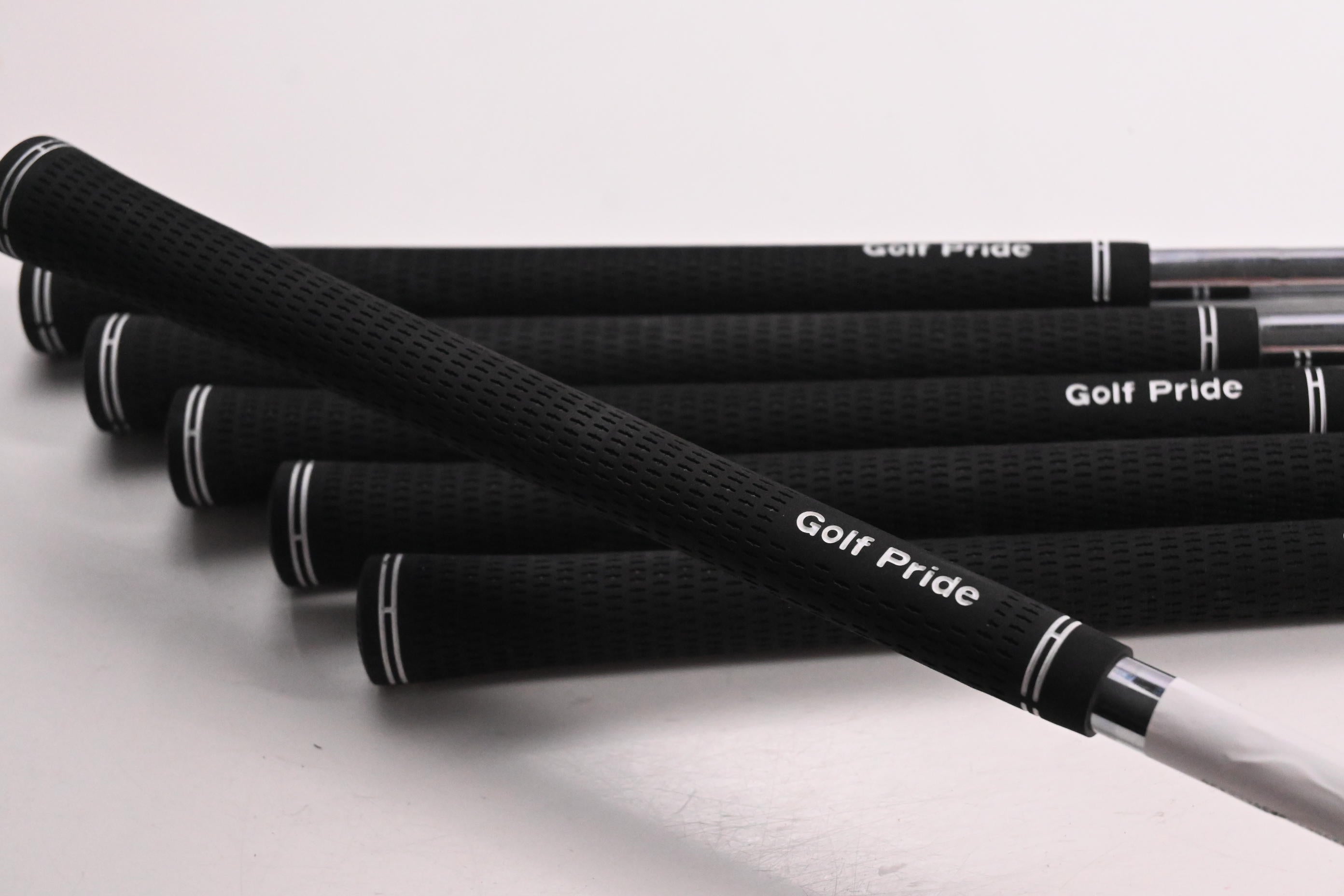 Dynamic Gold 105 S300 Iron Shafts / Stiff Flex / Set of 6 / .355" Taper Tip