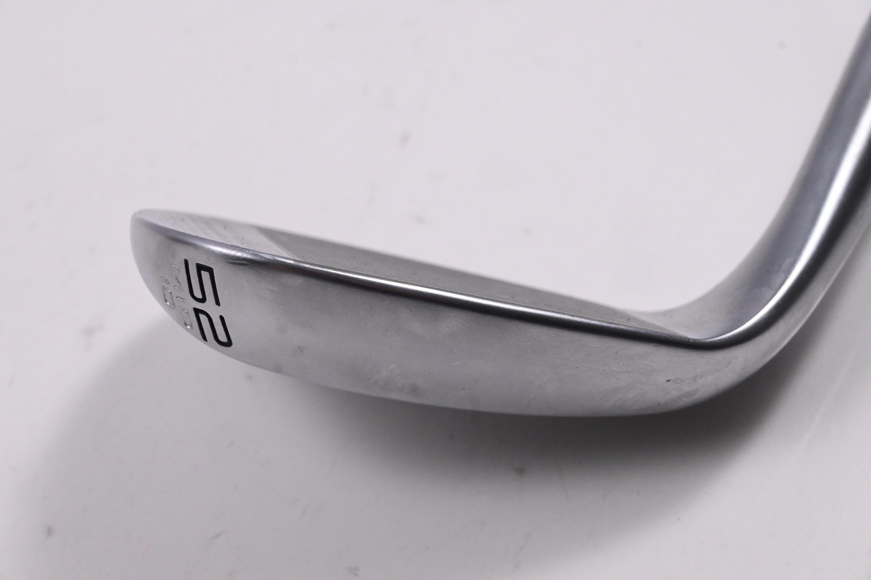 Cleveland RTZ Gap Wedge / 52 Degree / Wedge Flex Dynamic Gold Spinner