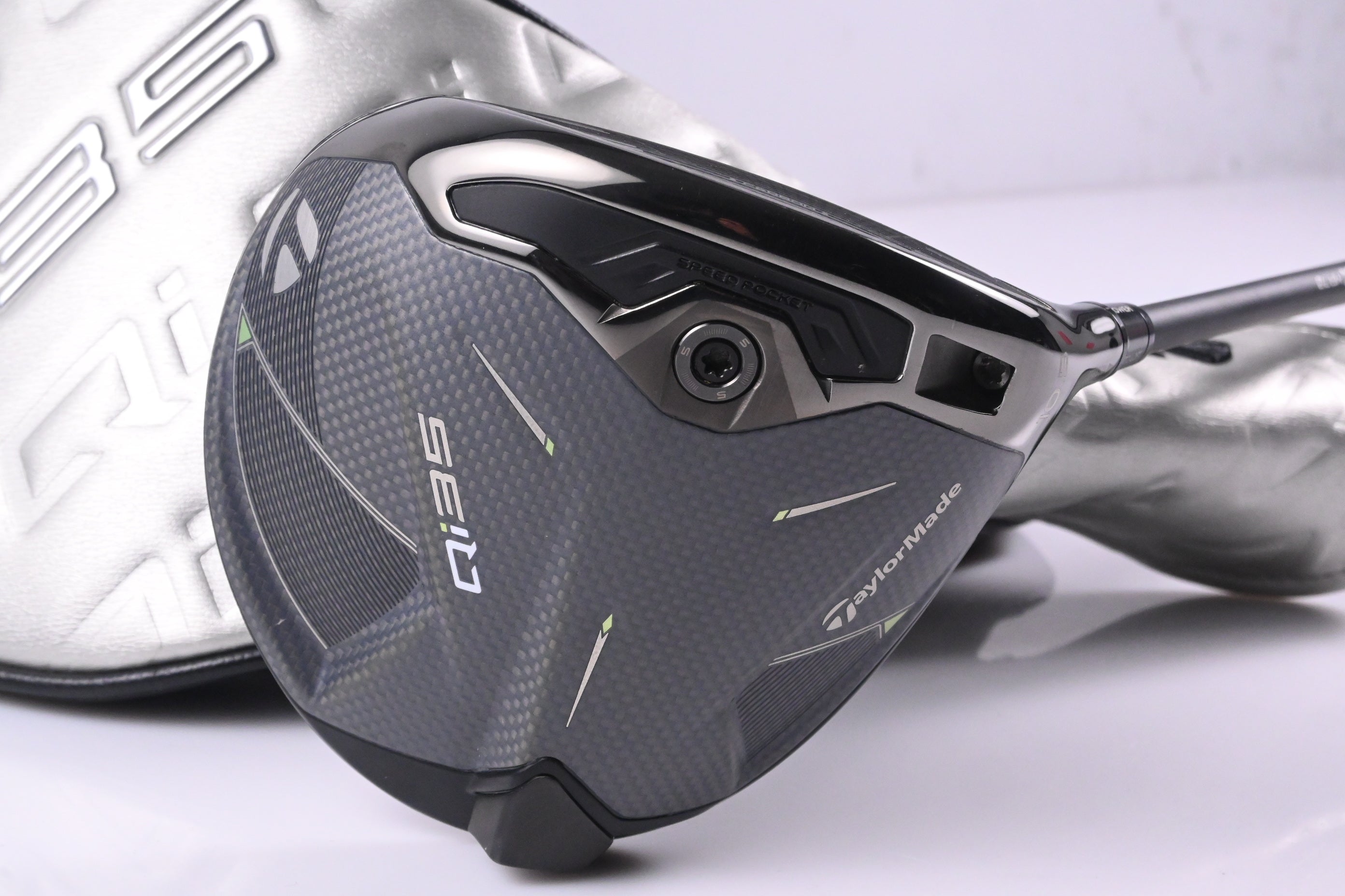Taylormade Qi35 Driver / 10.5 Degree / X-Flex Kai'li Darkwaves Blue CB 60 Shaft