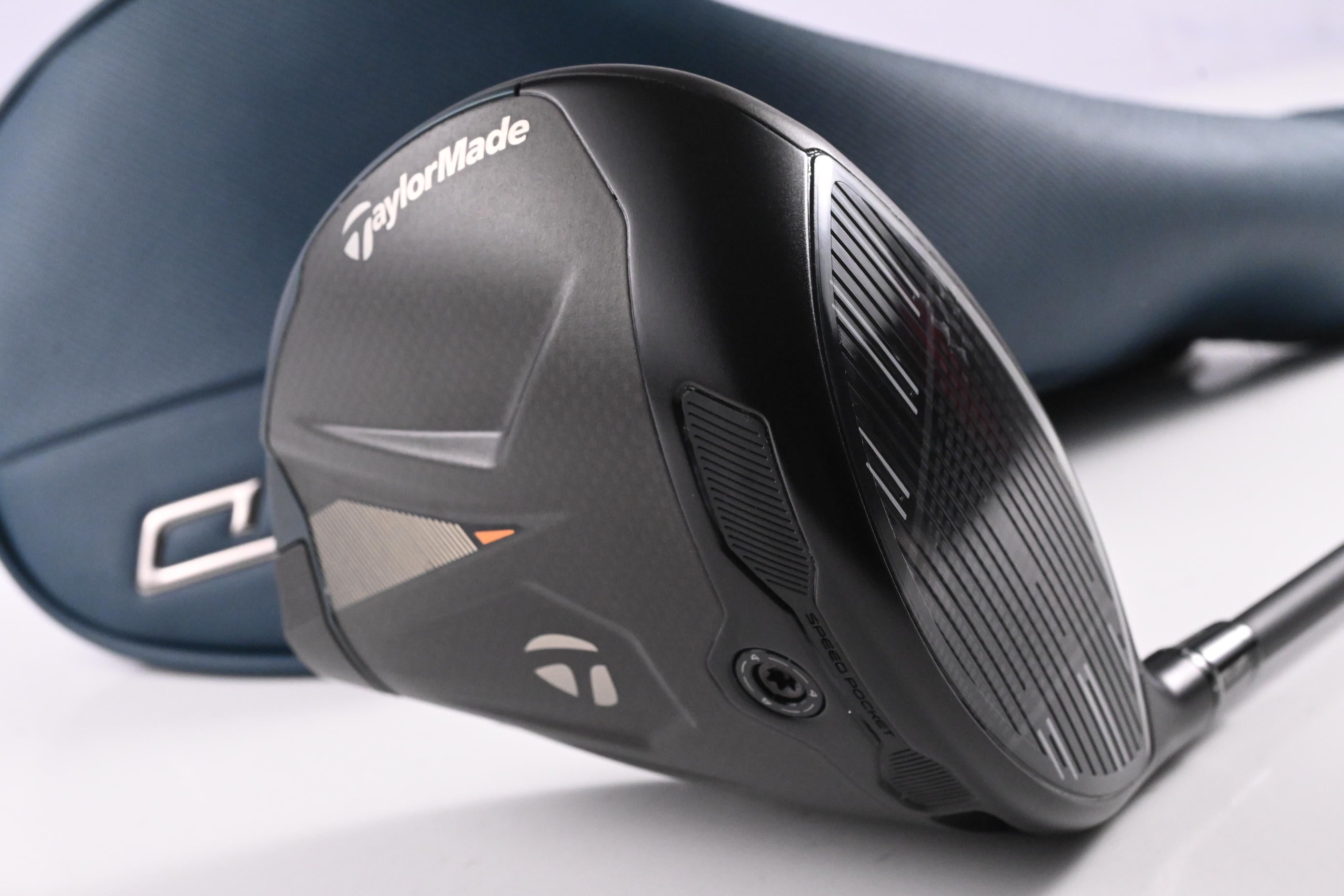 Taylormade Qi4D Max Driver / 10.5 Degree / Regular Flex Reax Blue 50 Shaft