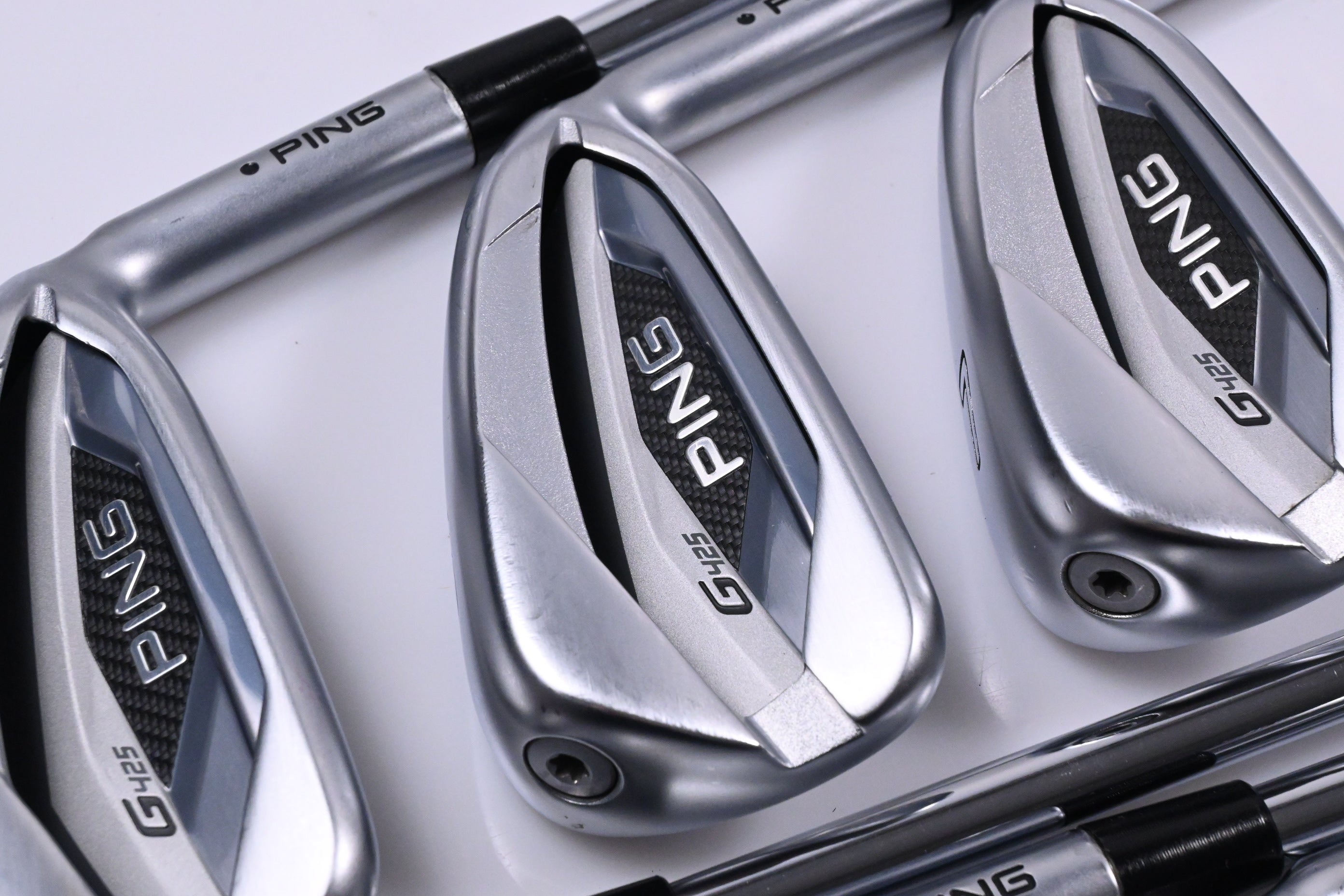 Ping G425 Irons / 5-PW+SW / Black Dot / Regular Flex Ping AWT 2.0 Shafts