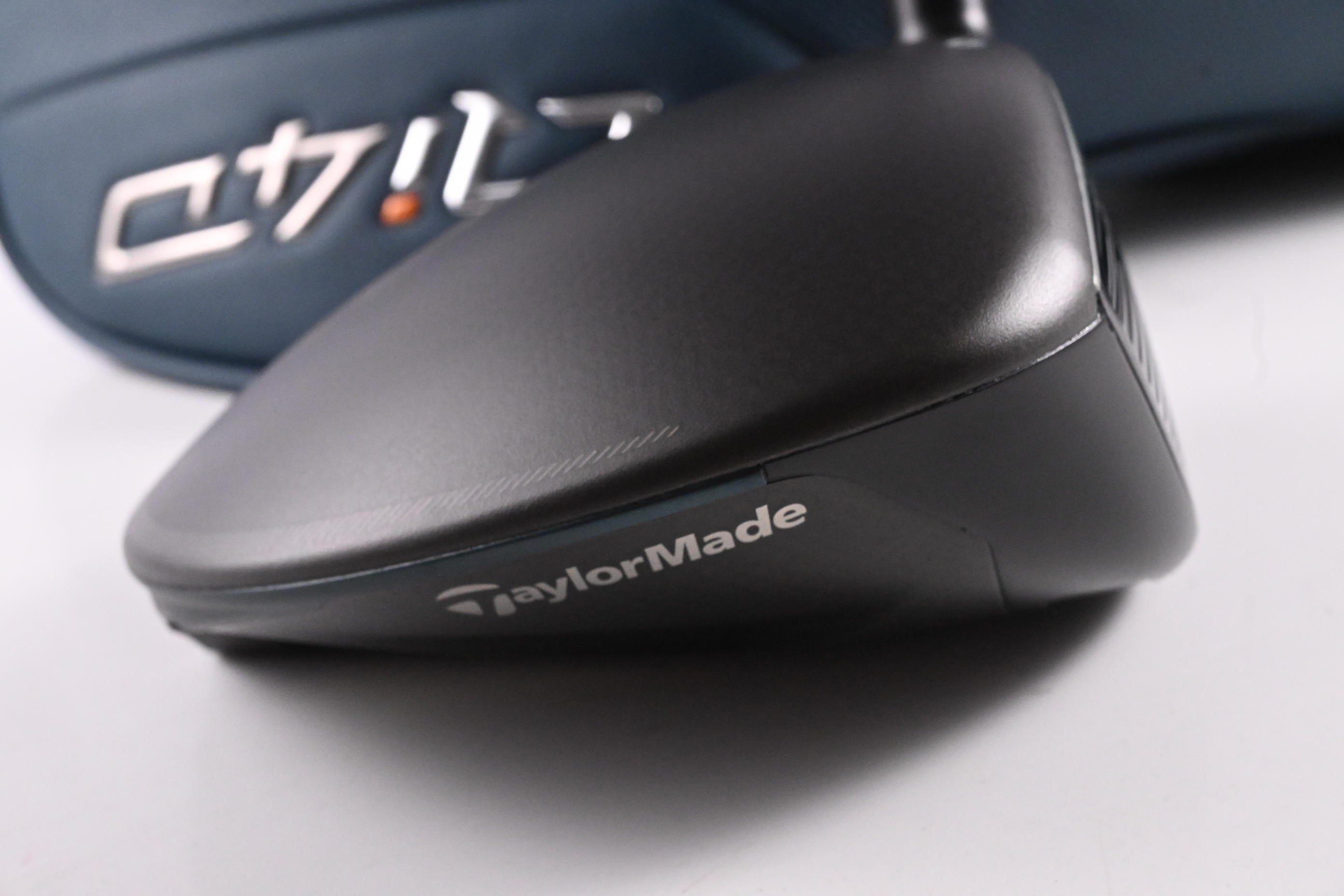 Taylormade Qi4D Max Driver / 10.5 Degree / Regular Flex Reax Blue 50 Shaft