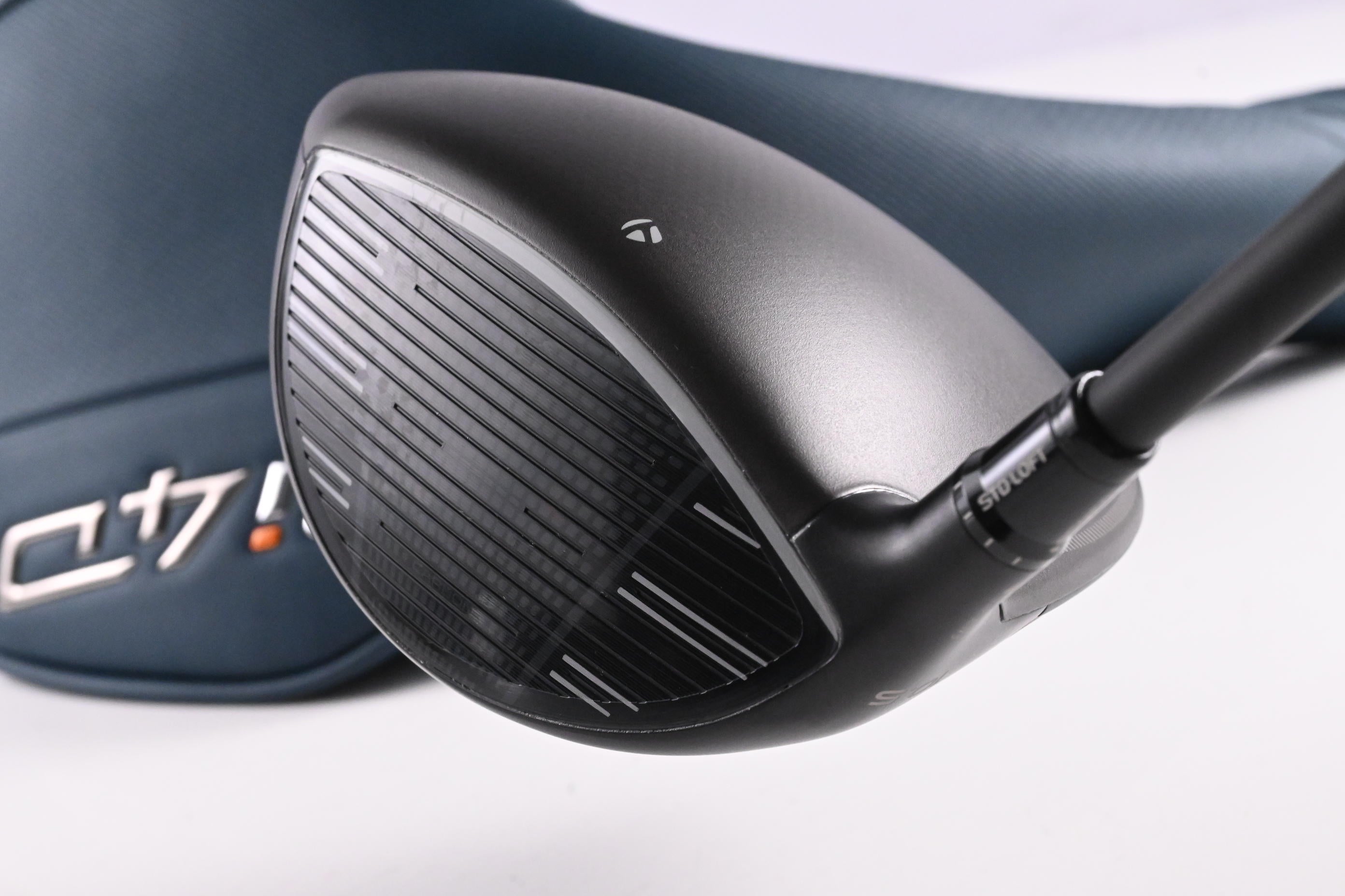 Taylormade Qi4D Max Driver / 10.5 Degree / Regular Flex Reax Blue 50 Shaft