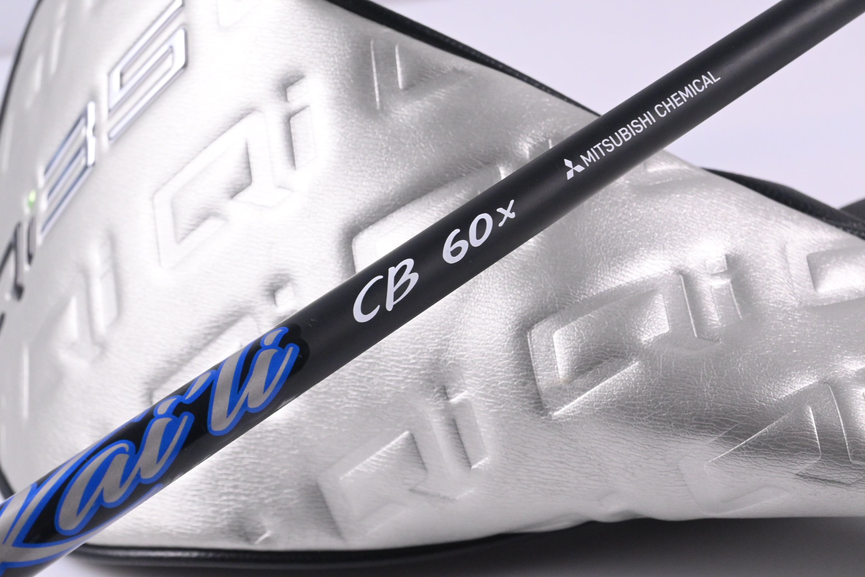 Taylormade Qi35 Driver / 10.5 Degree / X-Flex Kai'li Darkwaves Blue CB 60 Shaft