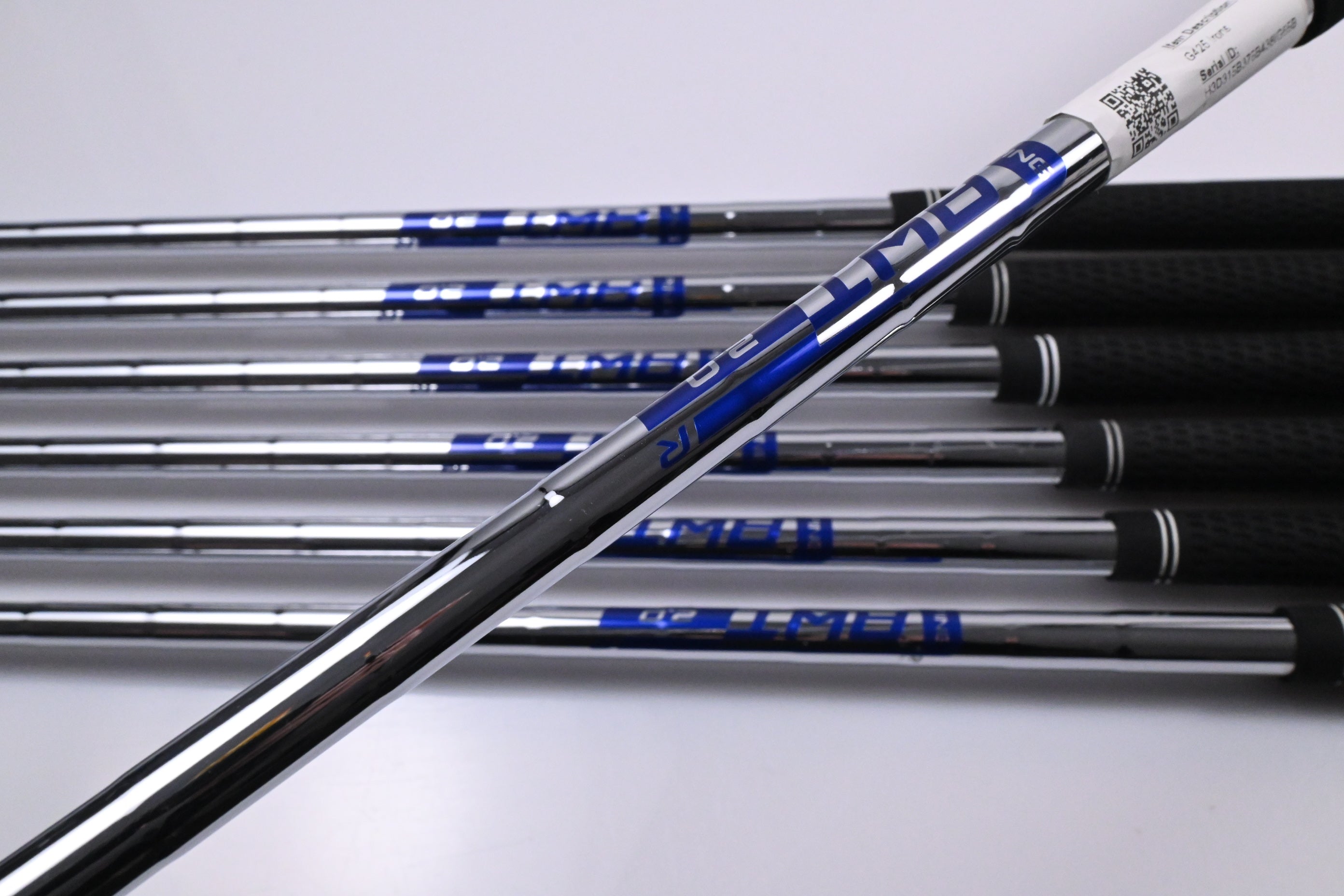 Ping G425 Irons / 5-PW+SW / Black Dot / Regular Flex Ping AWT 2.0 Shafts