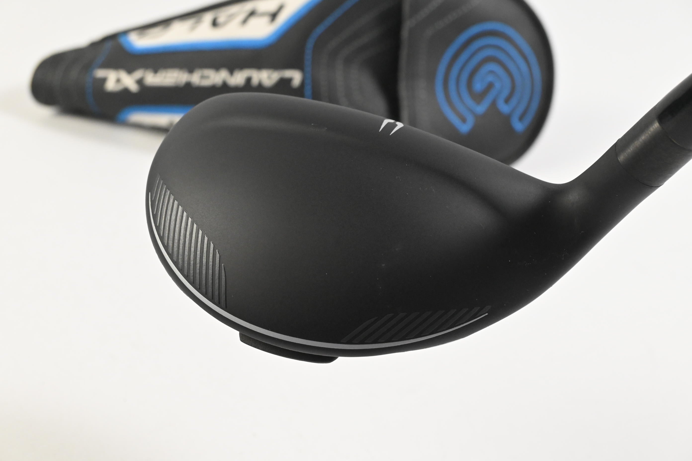 Left Hand Cleveland Launcher XL Halo #4 Hybrid / 21 Degree / Regular Flex Cypher