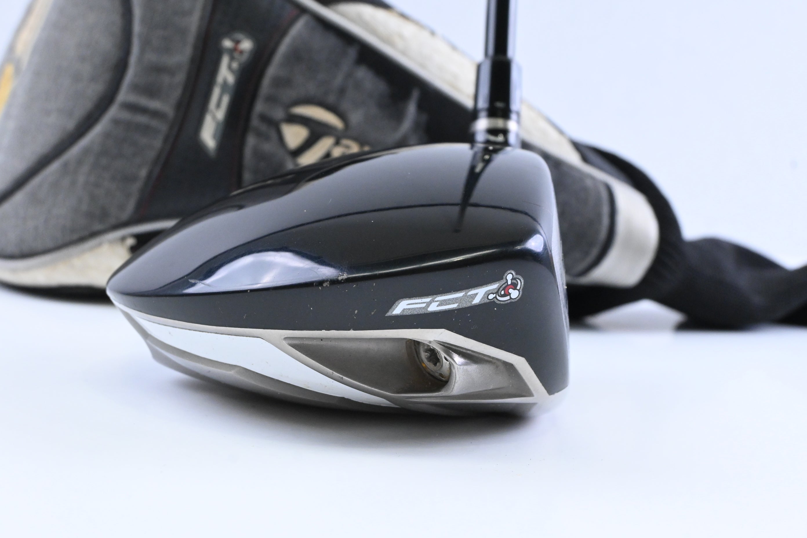 Taylormade R9 Driver / 9.5 Degree / X-Flex Project X Shaft