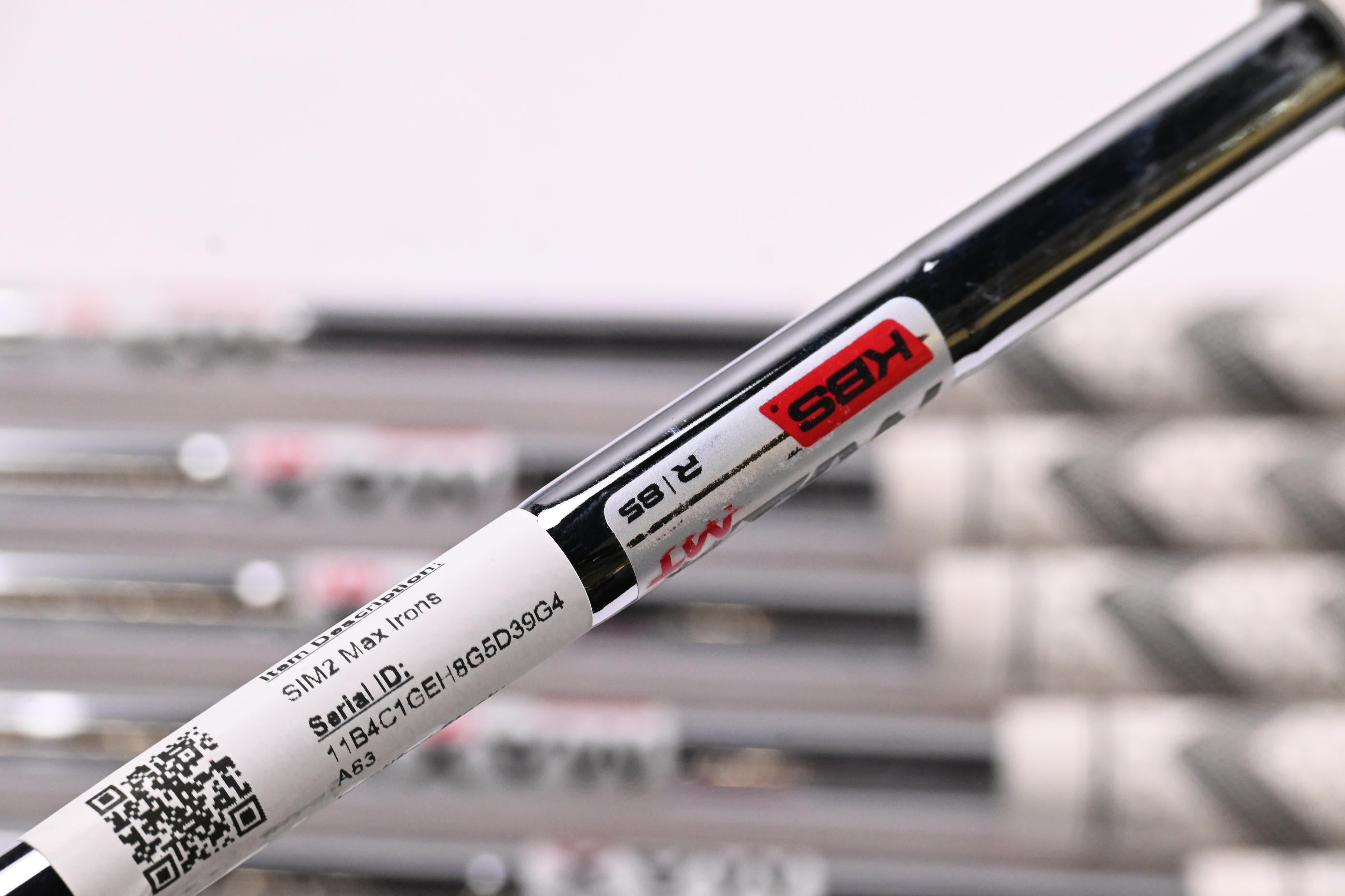 Taylormade SIM2 Max Irons / 5-PW+SW / Regular Flex KBS MAX MT 85 Shafts