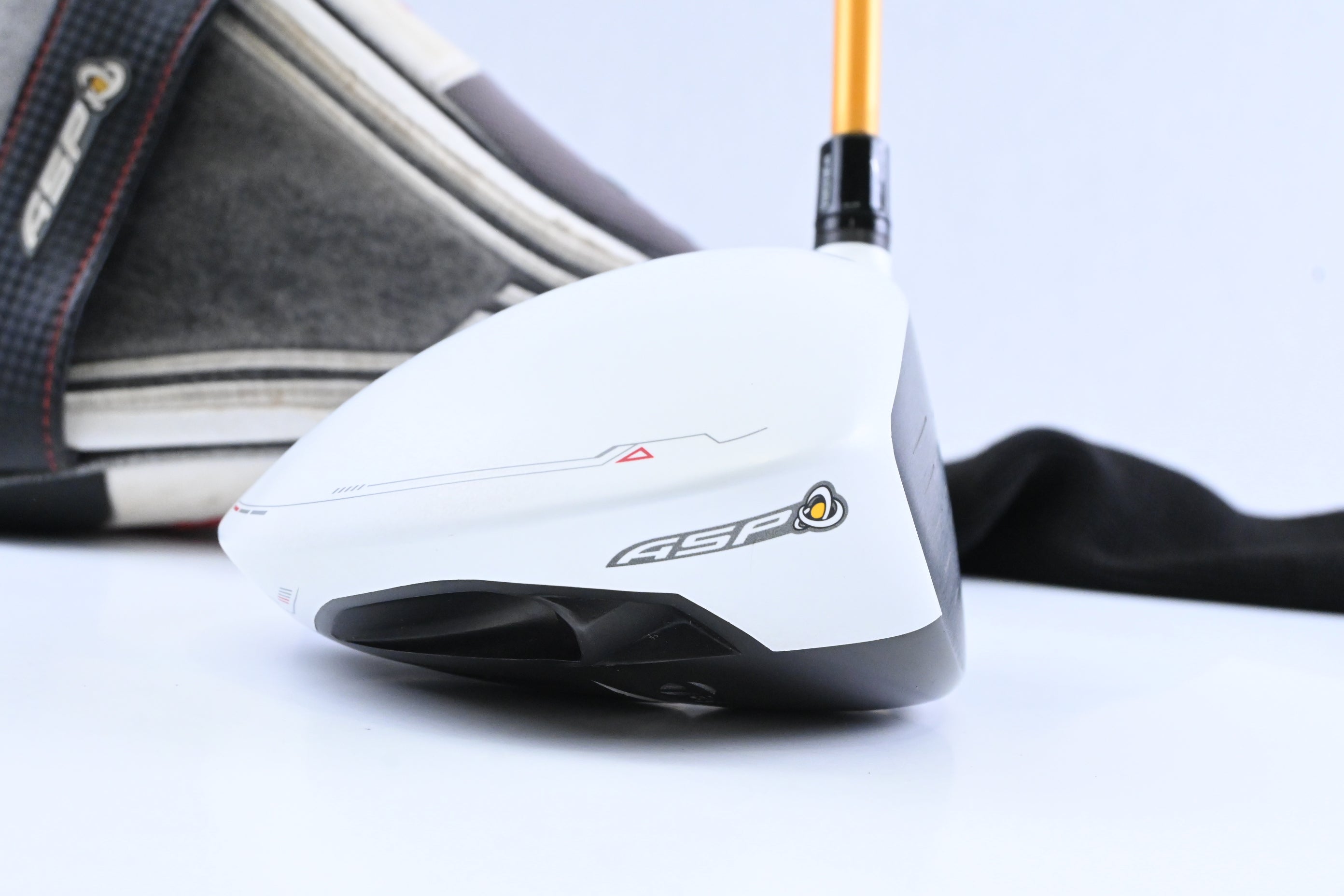 Taylormade R11 Driver / 10.5 Degree / Stiff Flex UST ProForce V2 96 Shaft